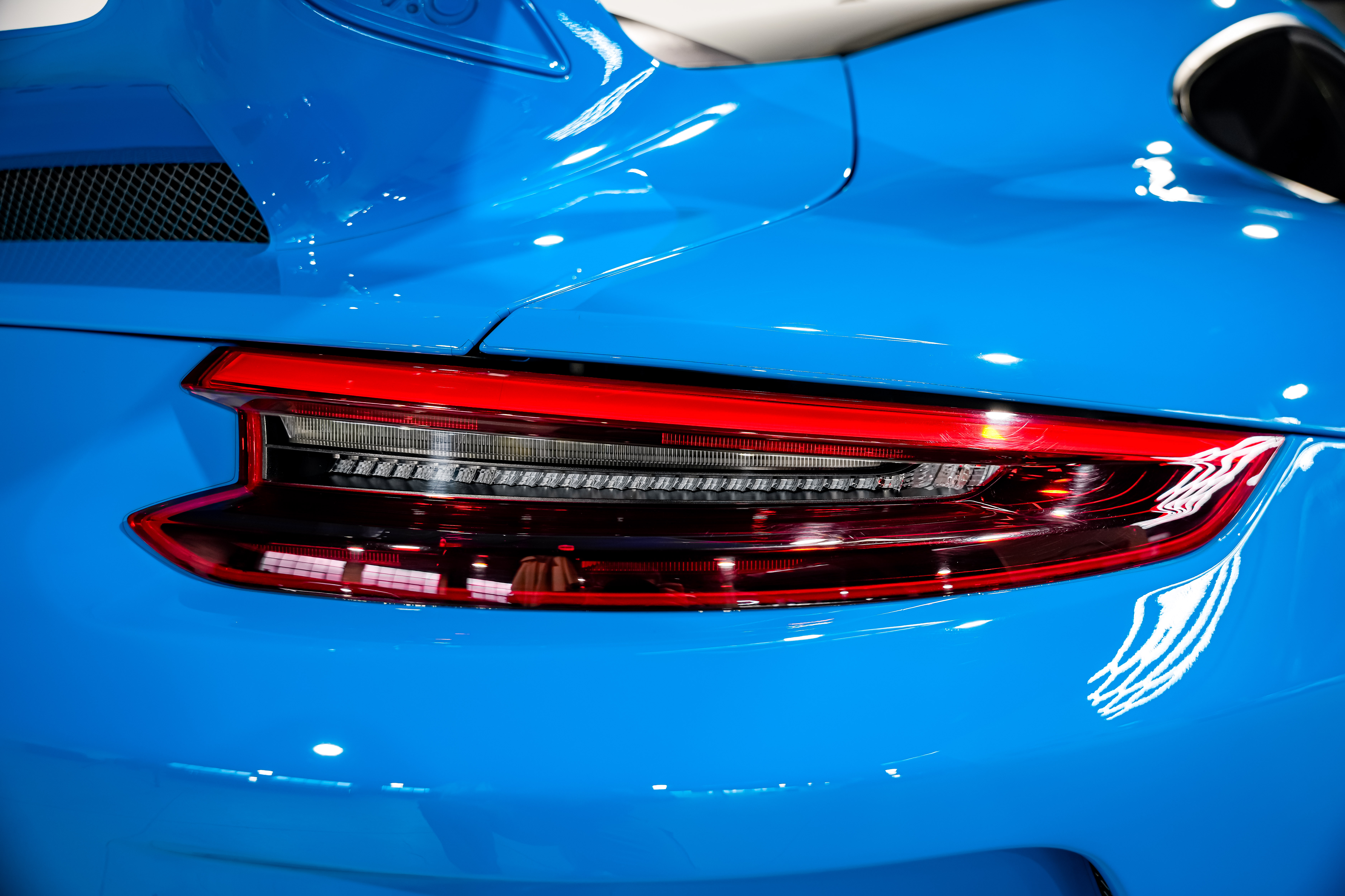 2018 Porsche 911 GT3 Coupe — photo 5