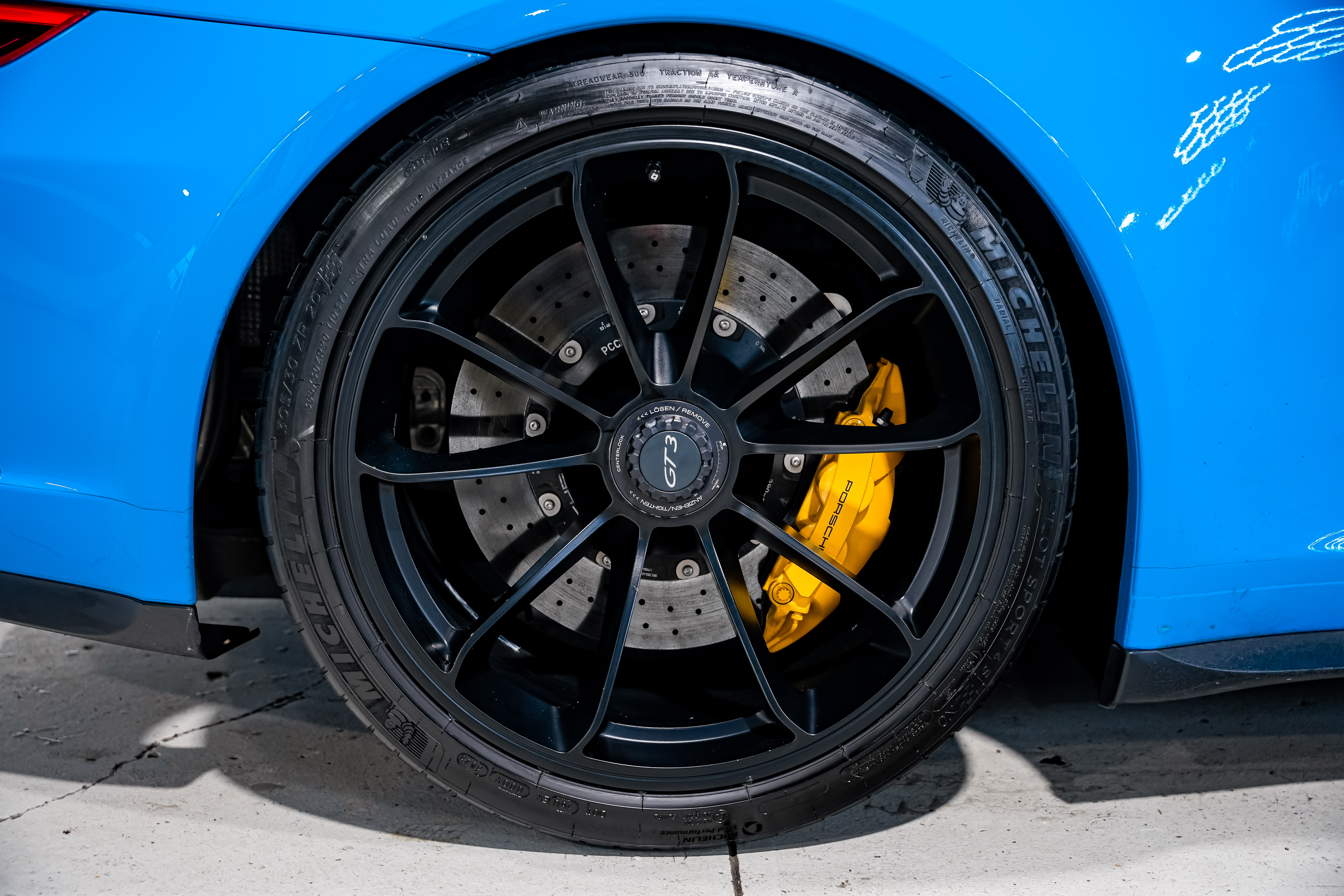 2018 Porsche 911 GT3 Coupe — photo 6