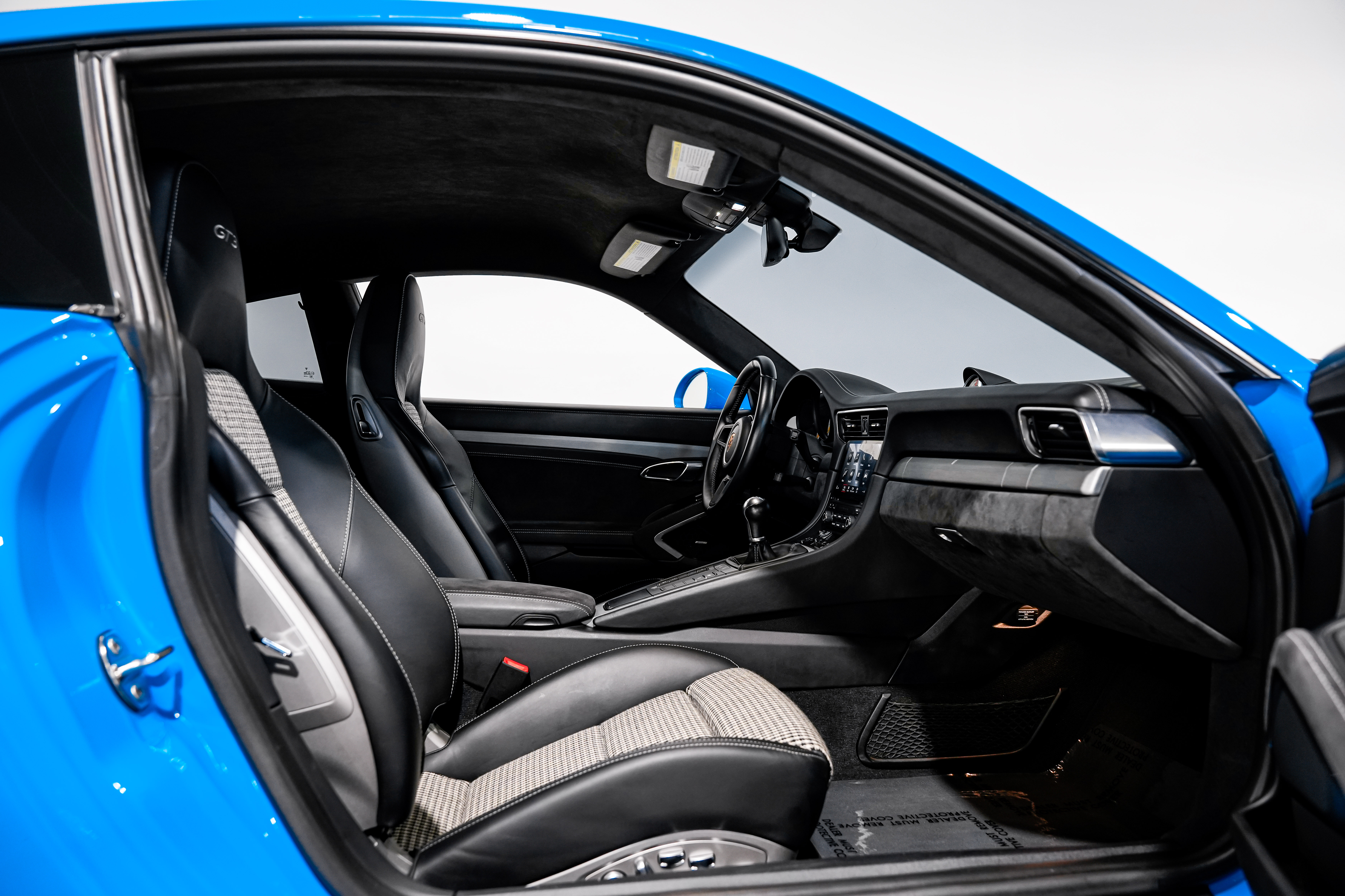 2018 Porsche 911 GT3 Coupe — photo 14