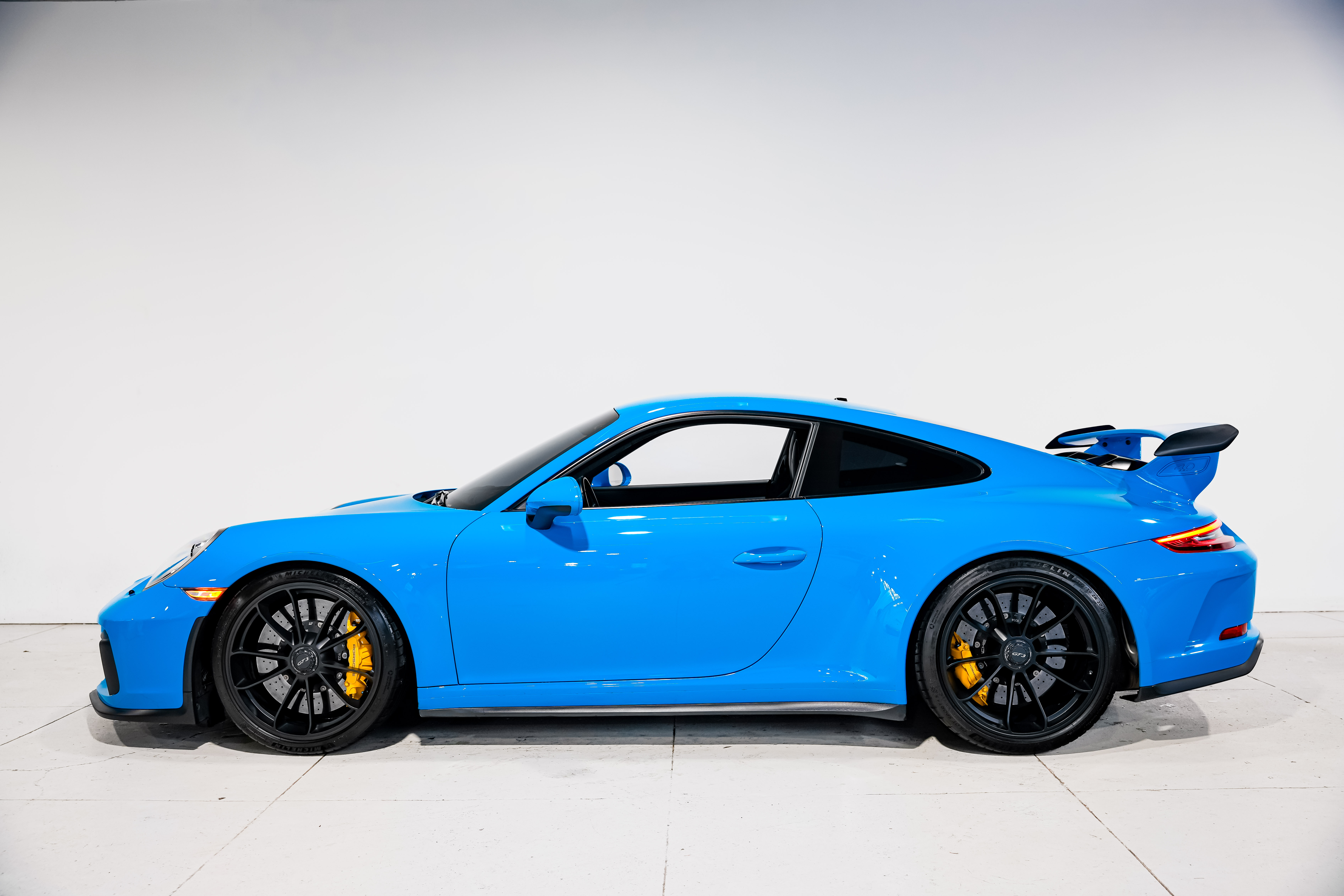 2018 Porsche 911 GT3 Coupe — photo 38