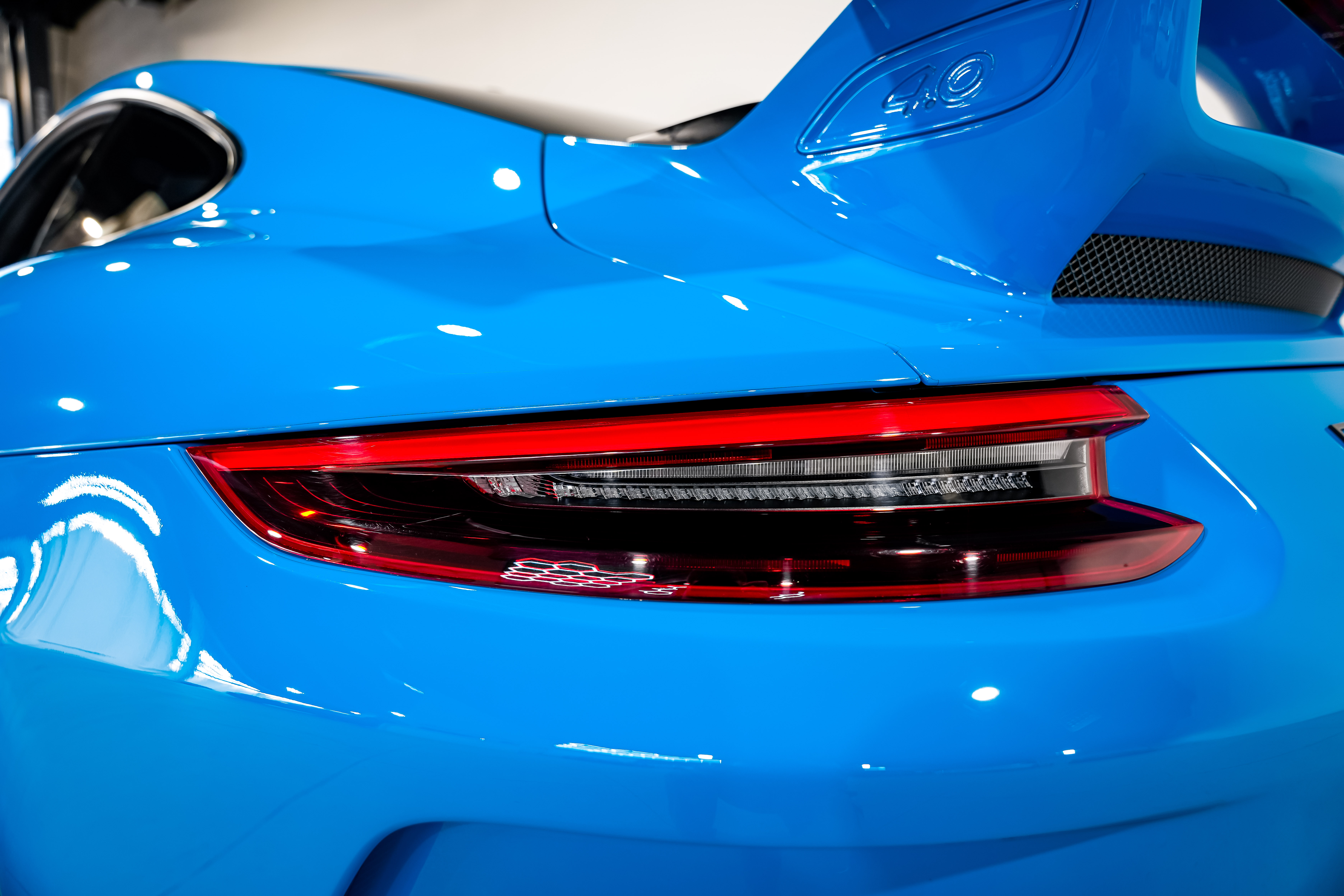 2018 Porsche 911 GT3 Coupe — photo 40