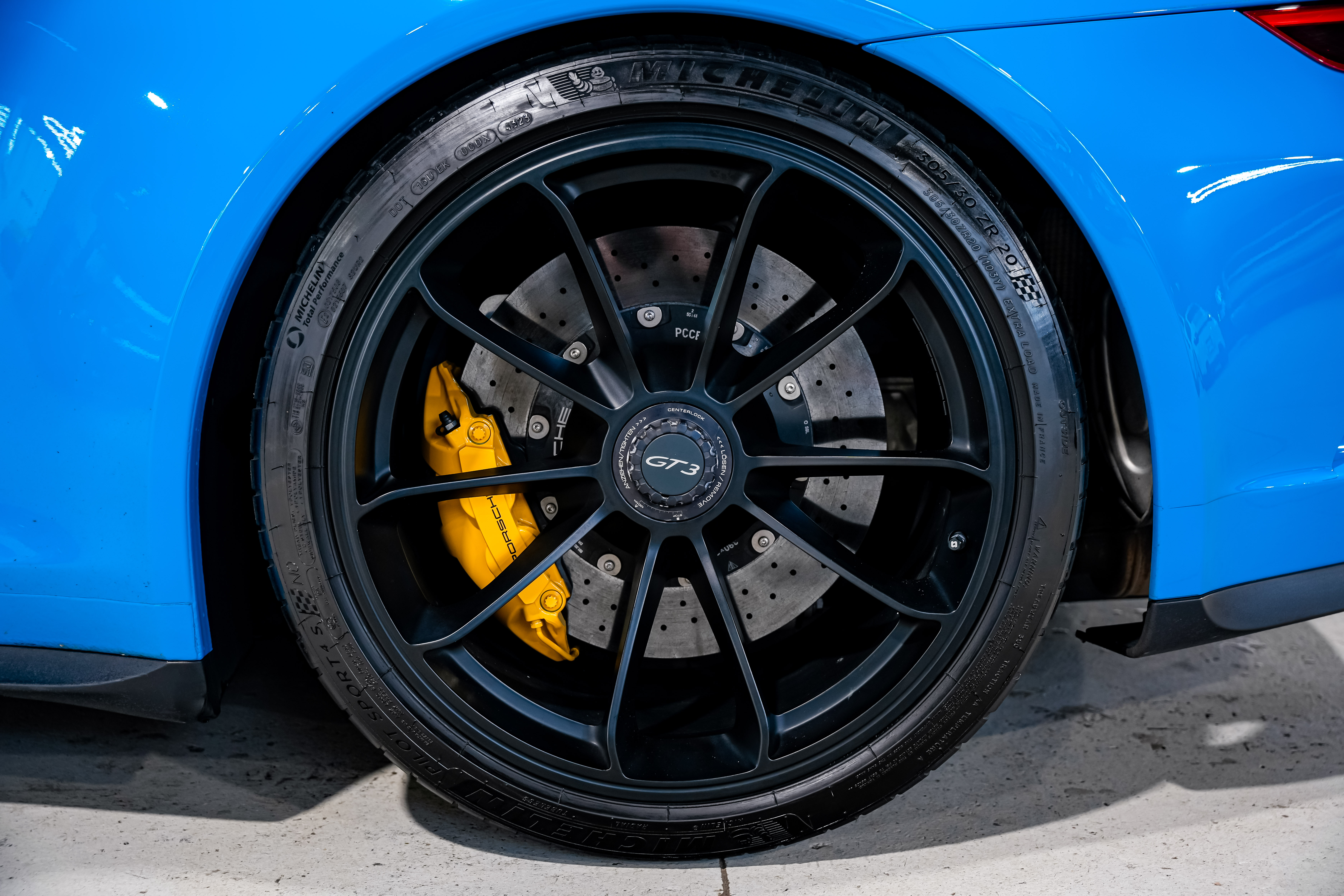 2018 Porsche 911 GT3 Coupe — photo 42