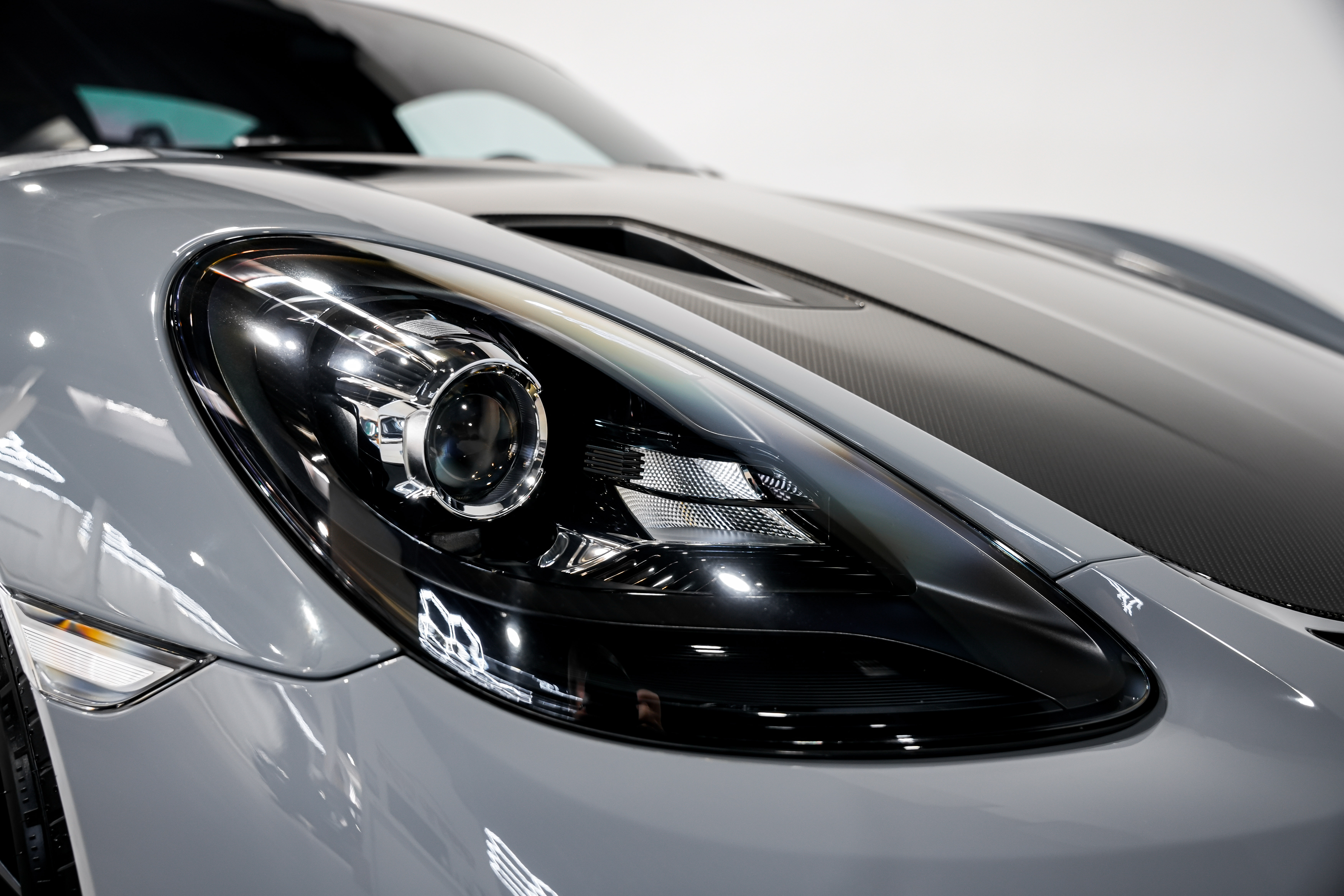 2023 Porsche 718 Cayman GT4 RS Coupe — photo 10