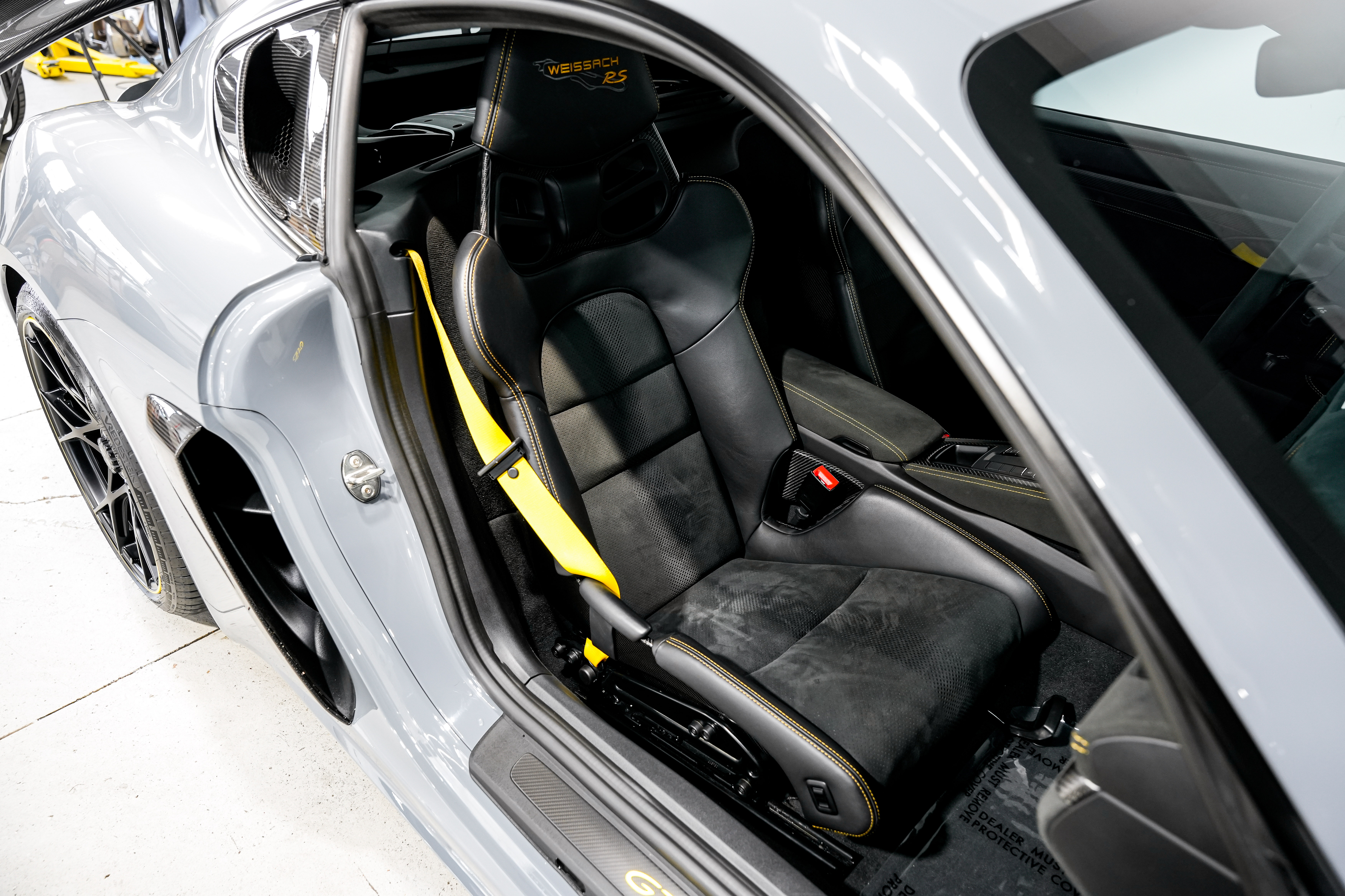 2023 Porsche 718 Cayman GT4 RS Coupe — photo 15