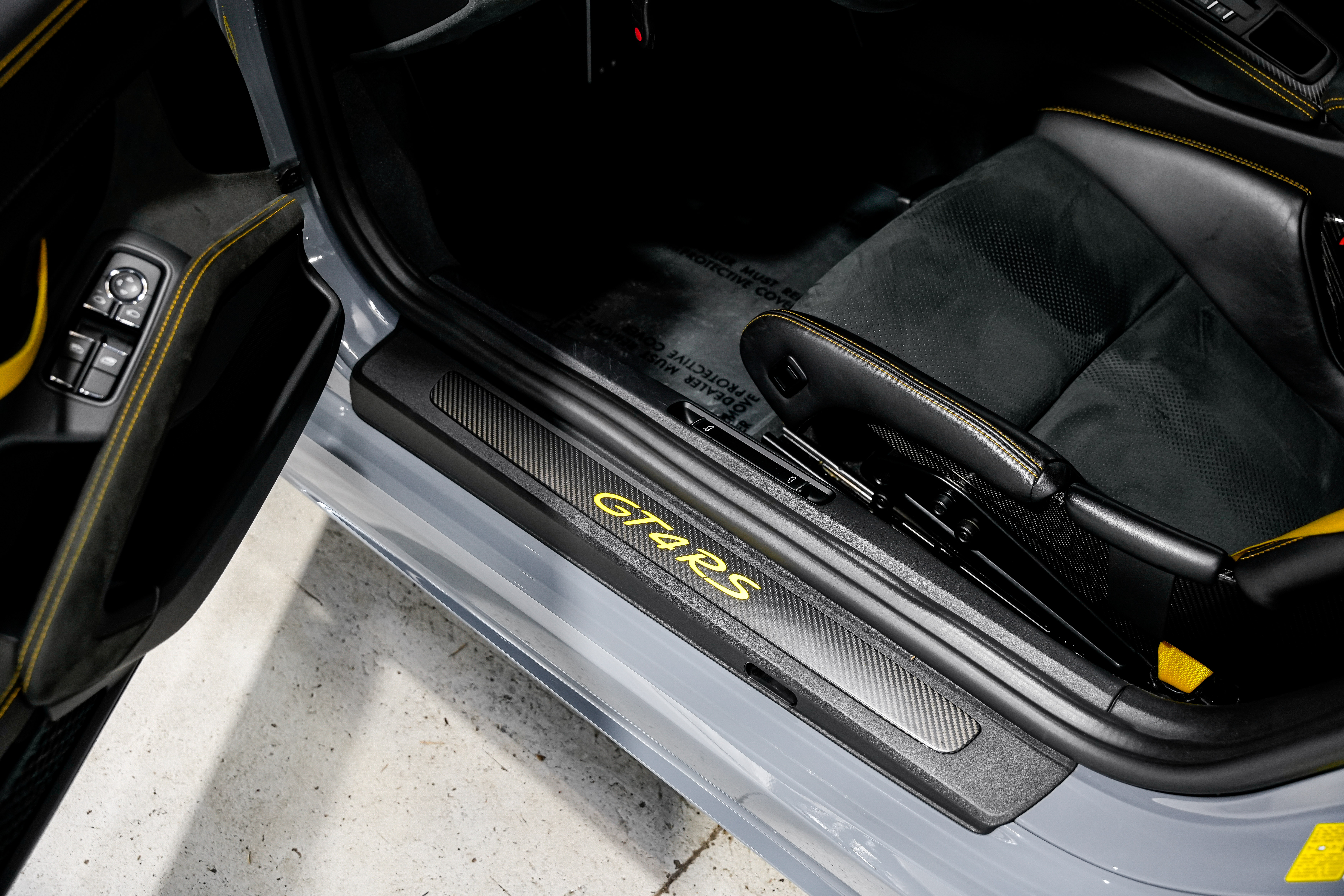 2023 Porsche 718 Cayman GT4 RS Coupe — photo 18