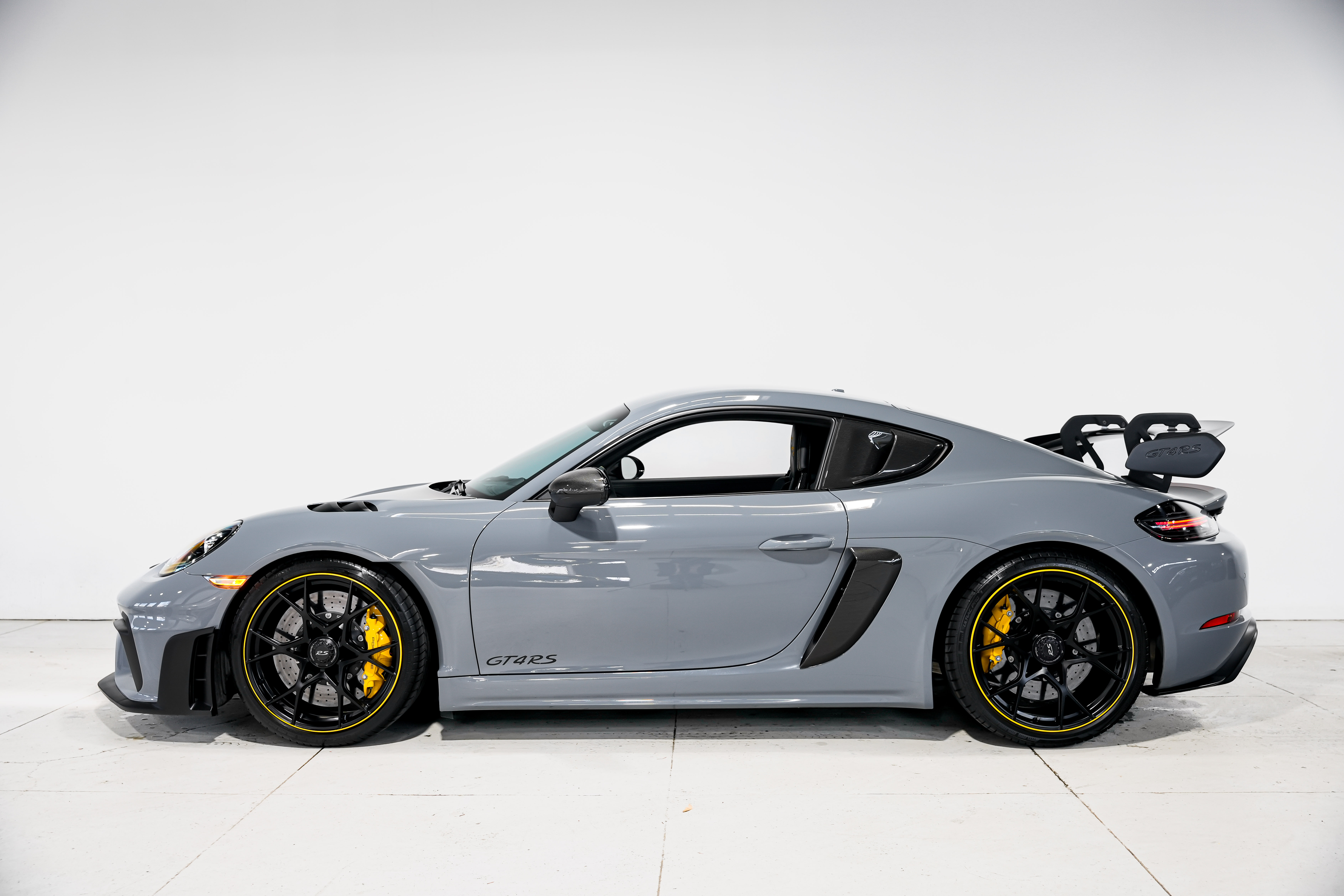 2023 Porsche 718 Cayman GT4 RS Coupe — photo 33