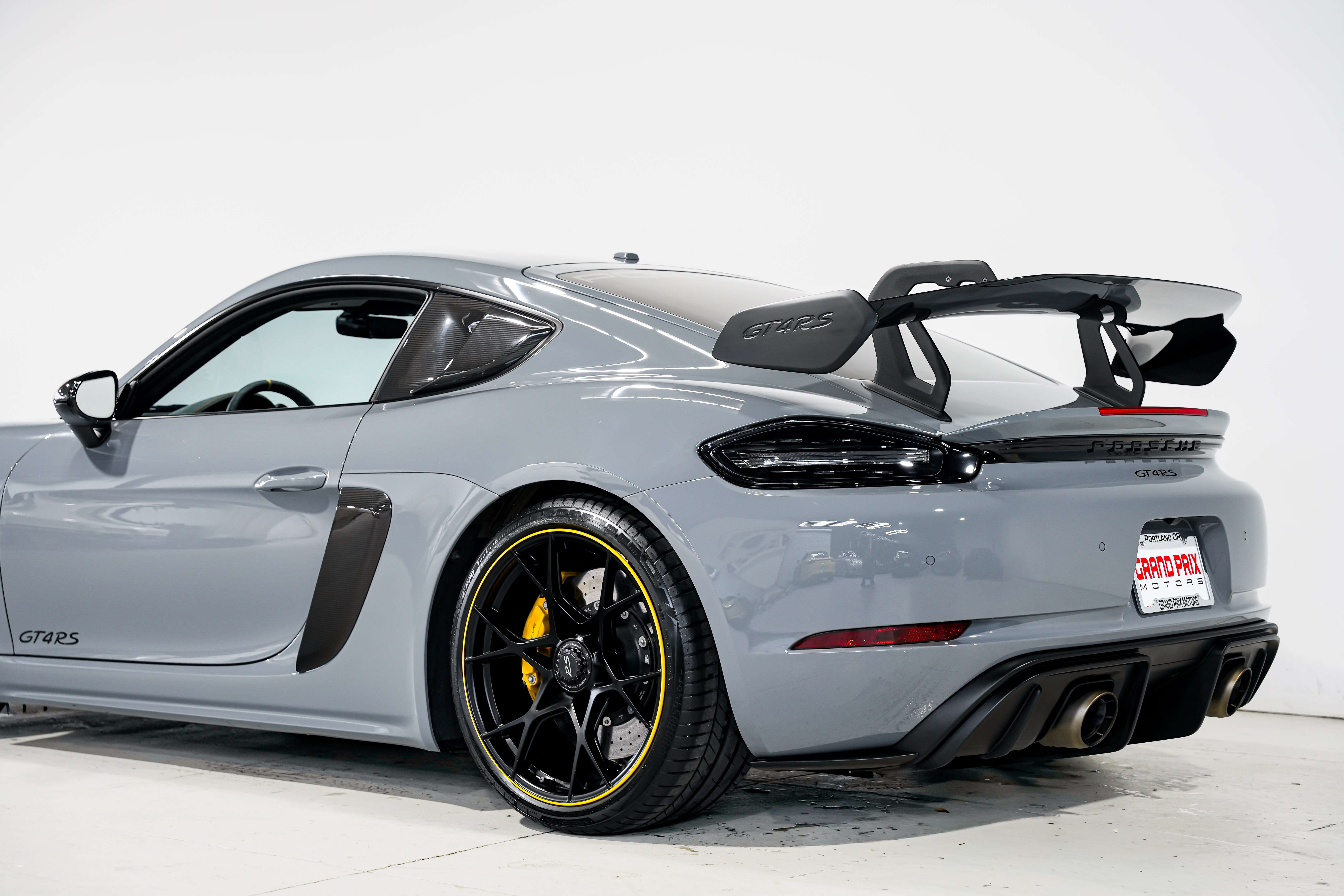 2023 Porsche 718 Cayman GT4 RS Coupe — photo 36