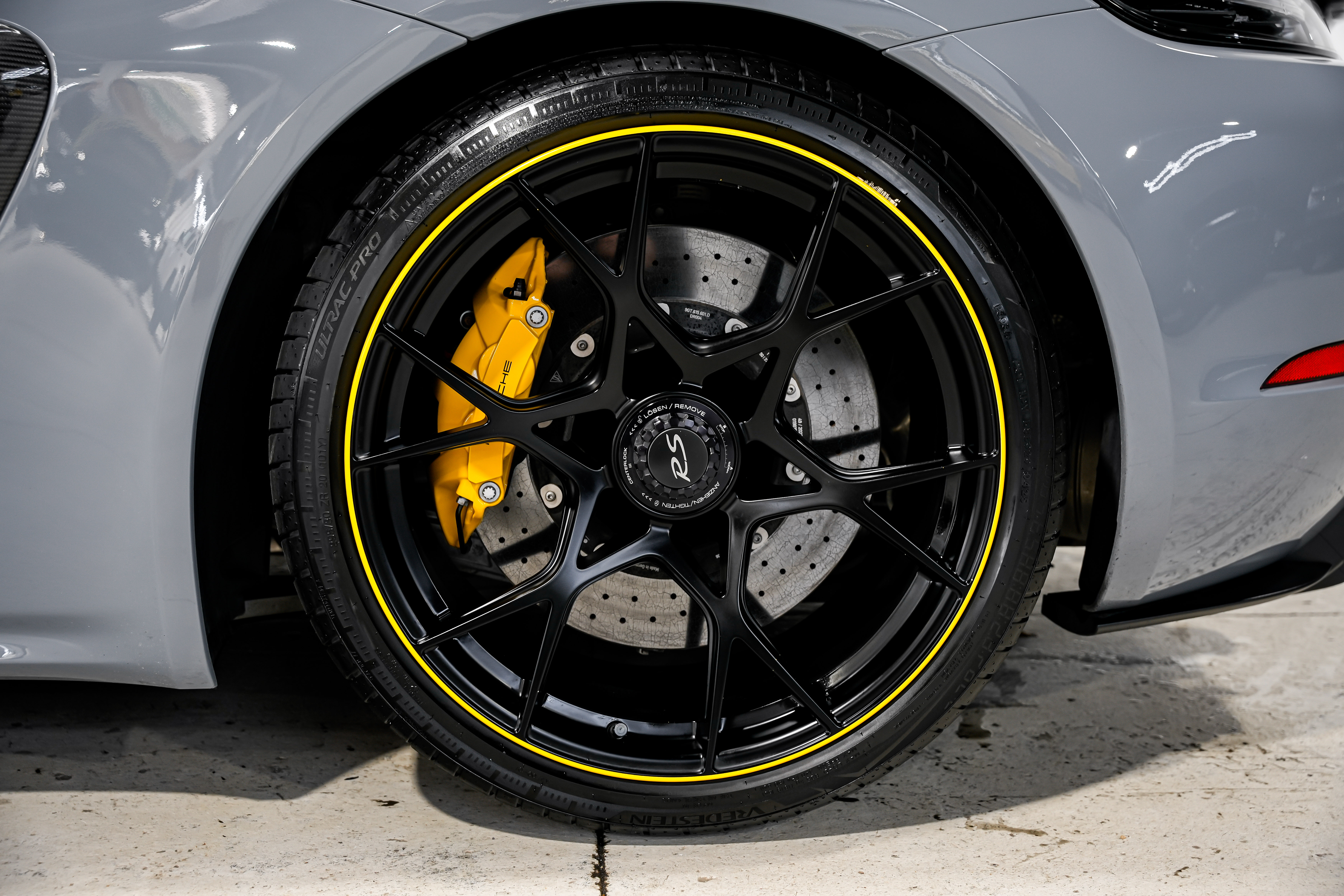 2023 Porsche 718 Cayman GT4 RS Coupe — photo 37