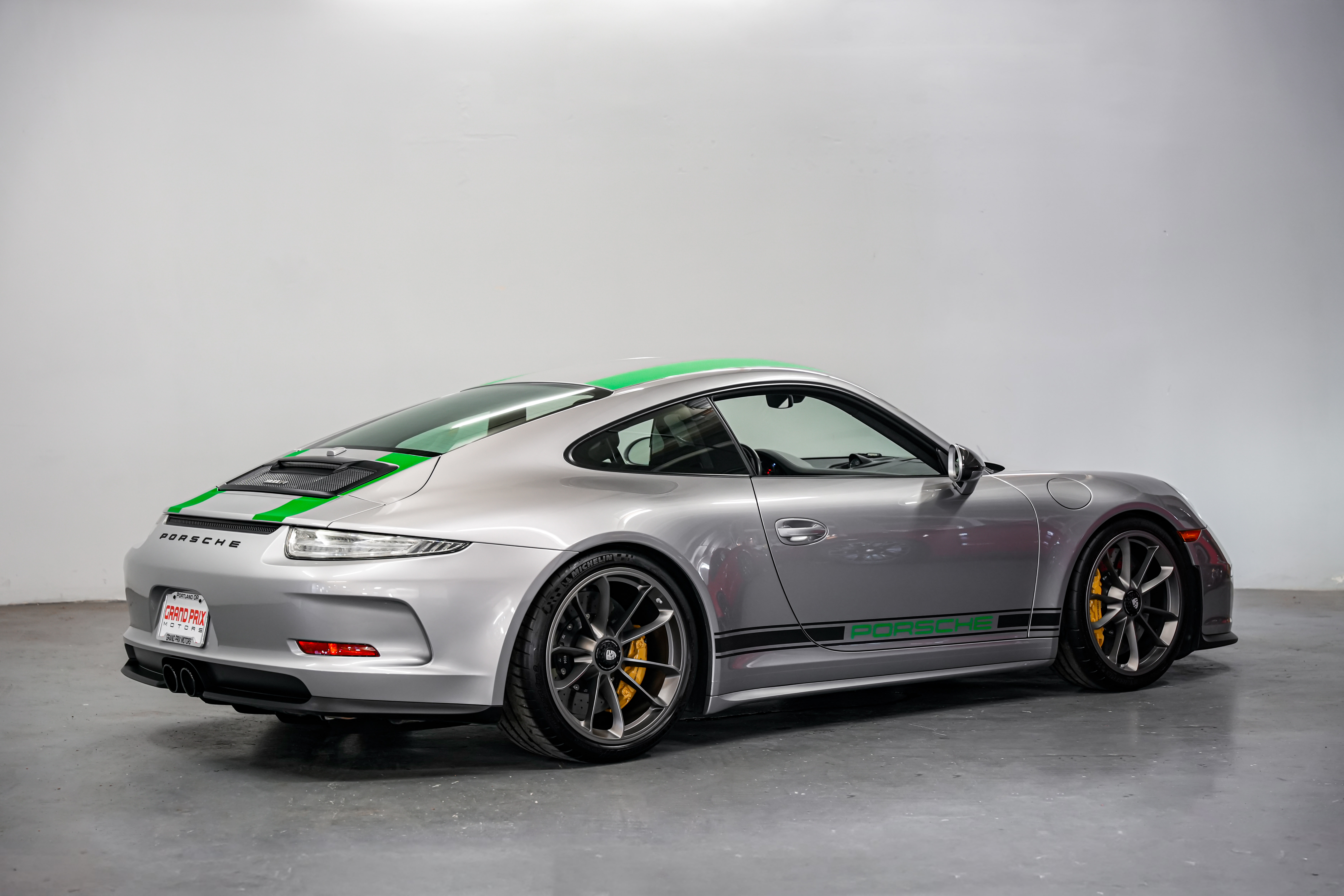 2016 Porsche 911 R Coupe — photo 15