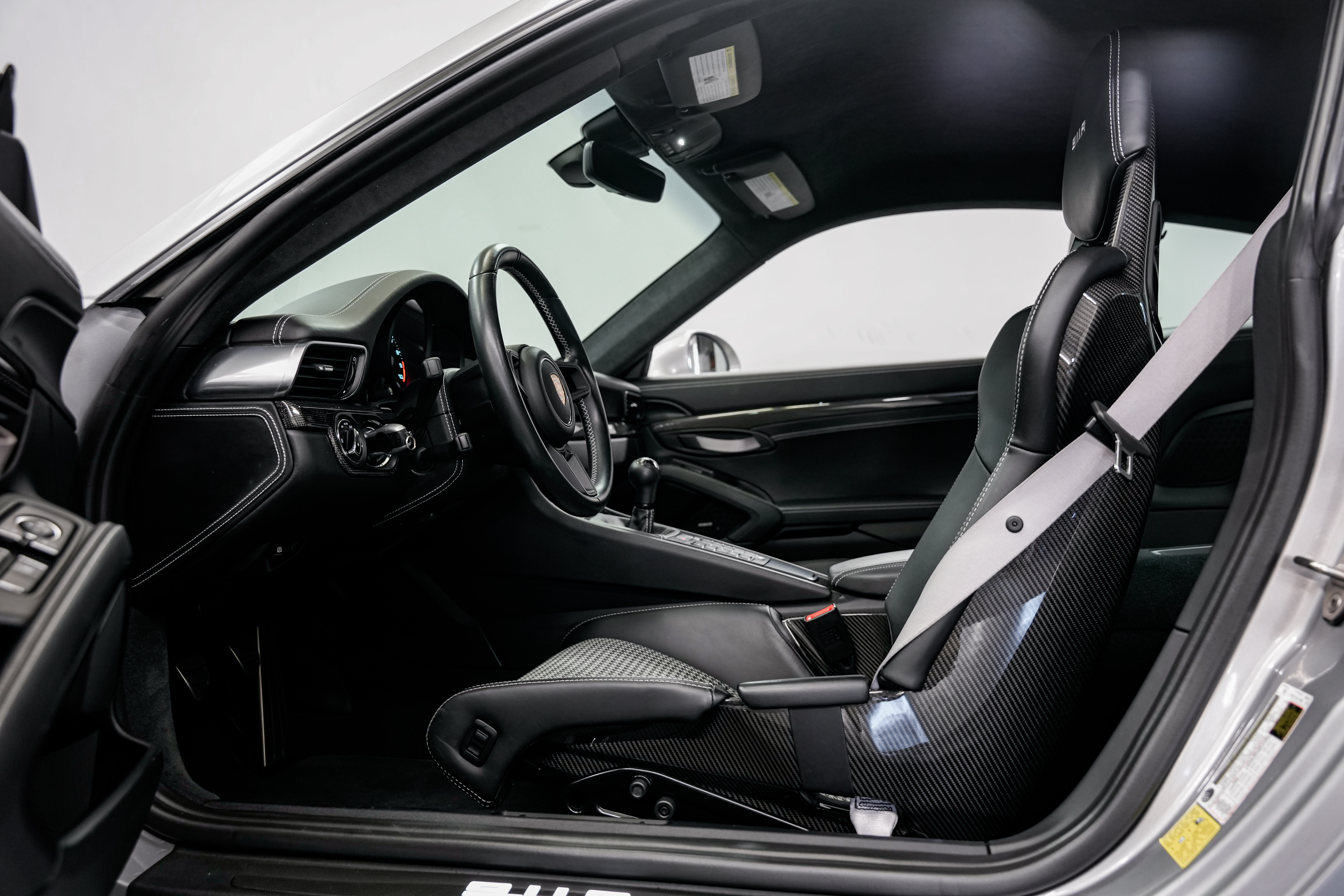 2016 Porsche 911 R Coupe — photo 29