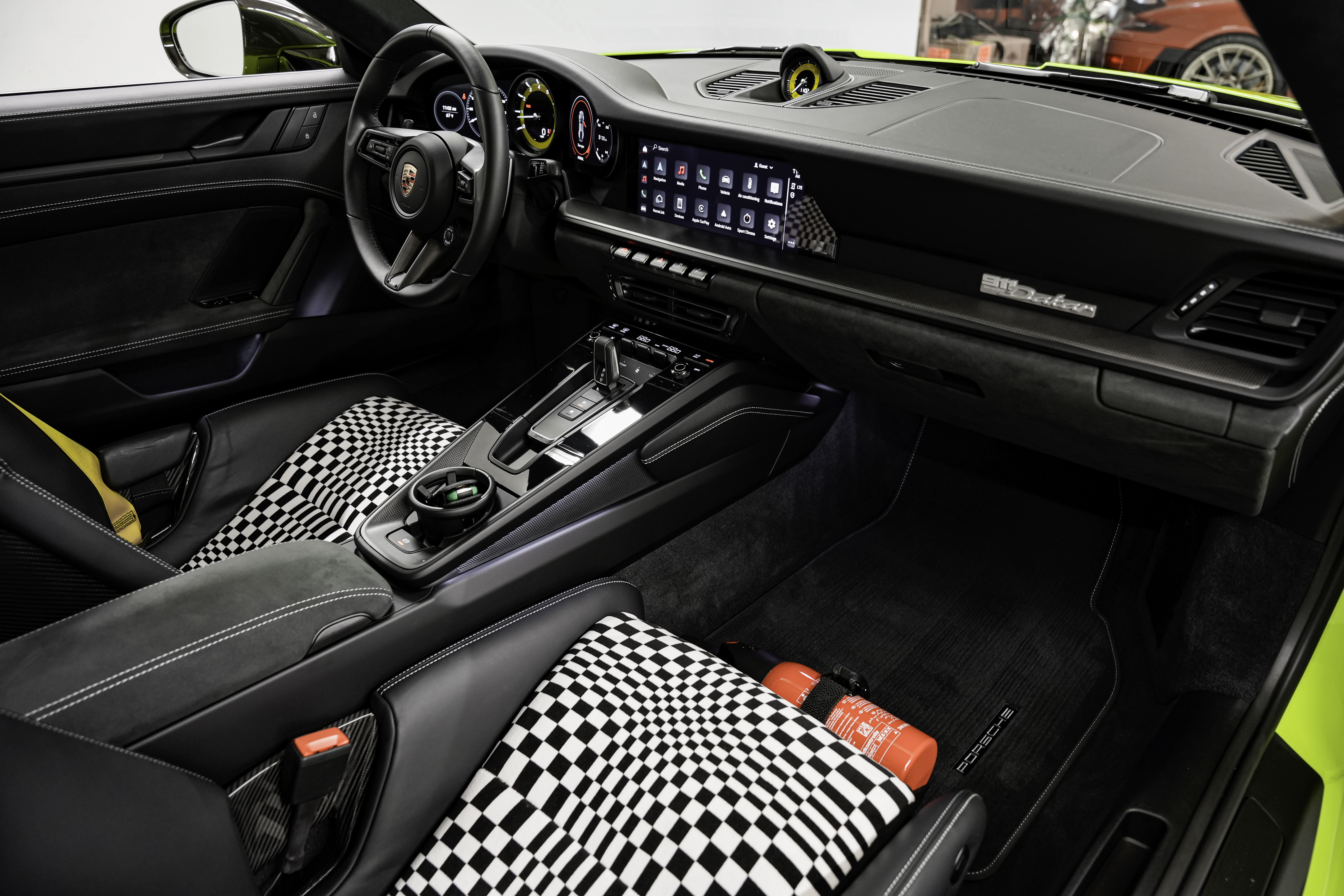2024 Porsche 911 Dakar Coupe — photo 12