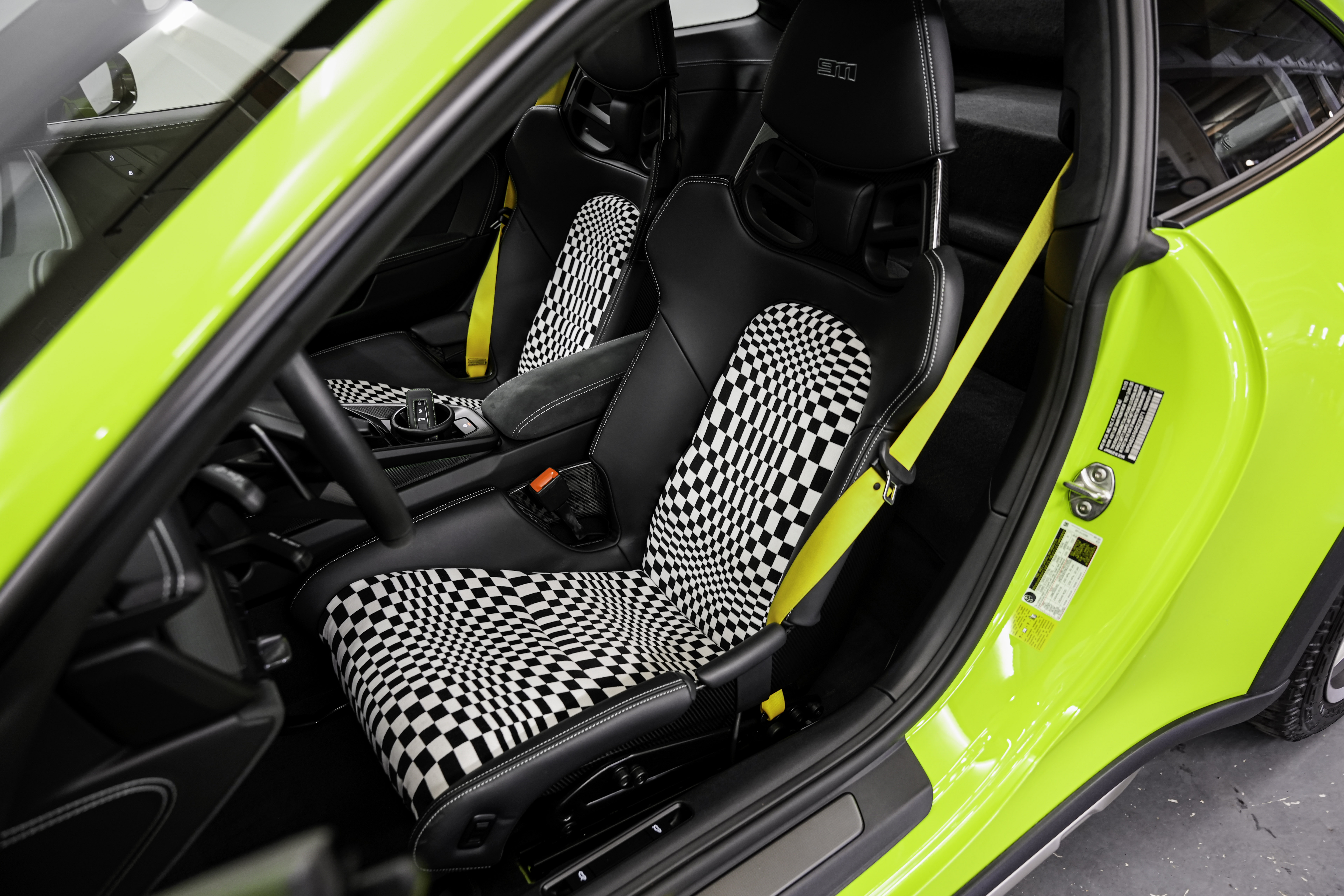 2024 Porsche 911 Dakar Coupe — photo 32
