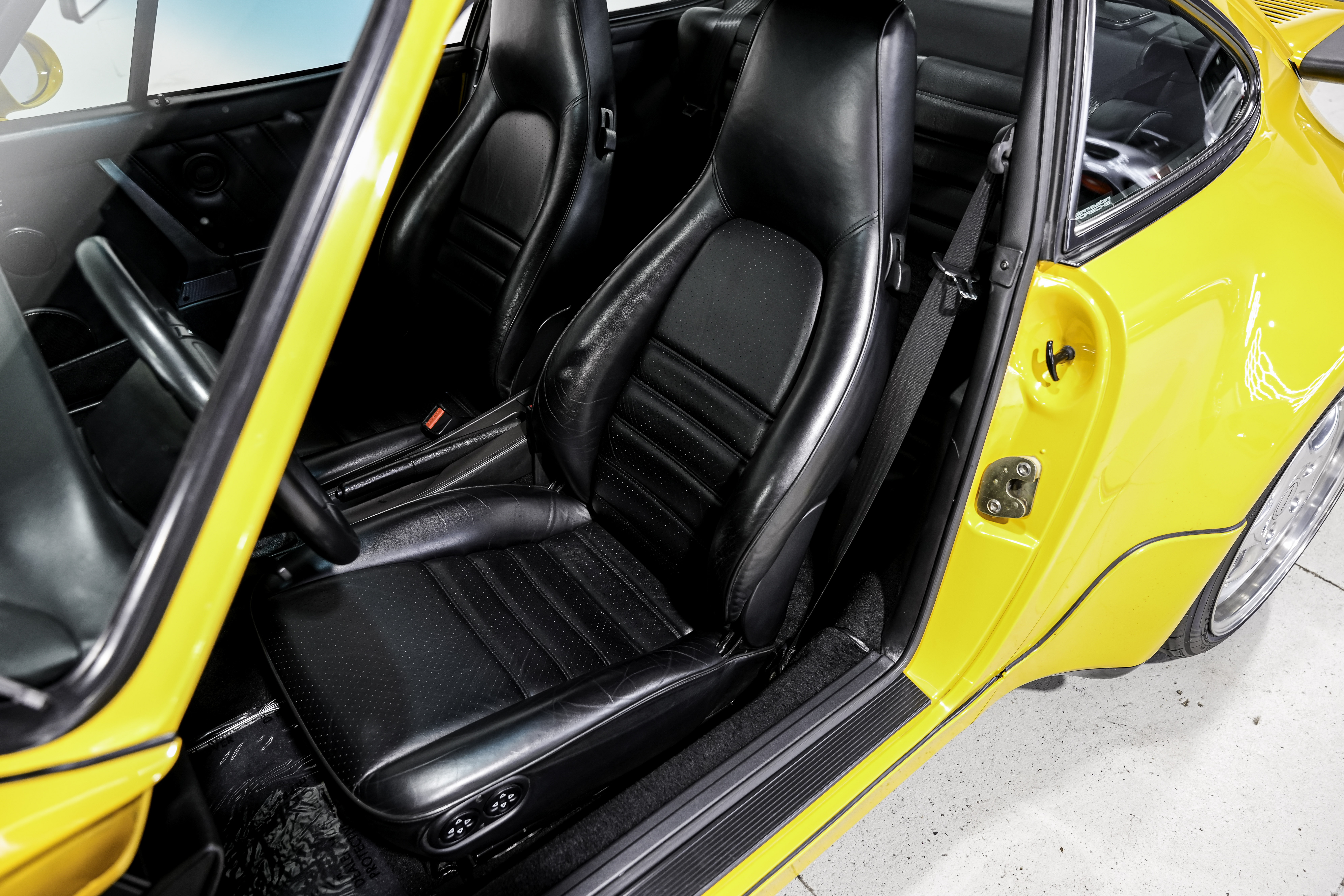 1994 Porsche 911 Turbo 3.6 Coupe — photo 19