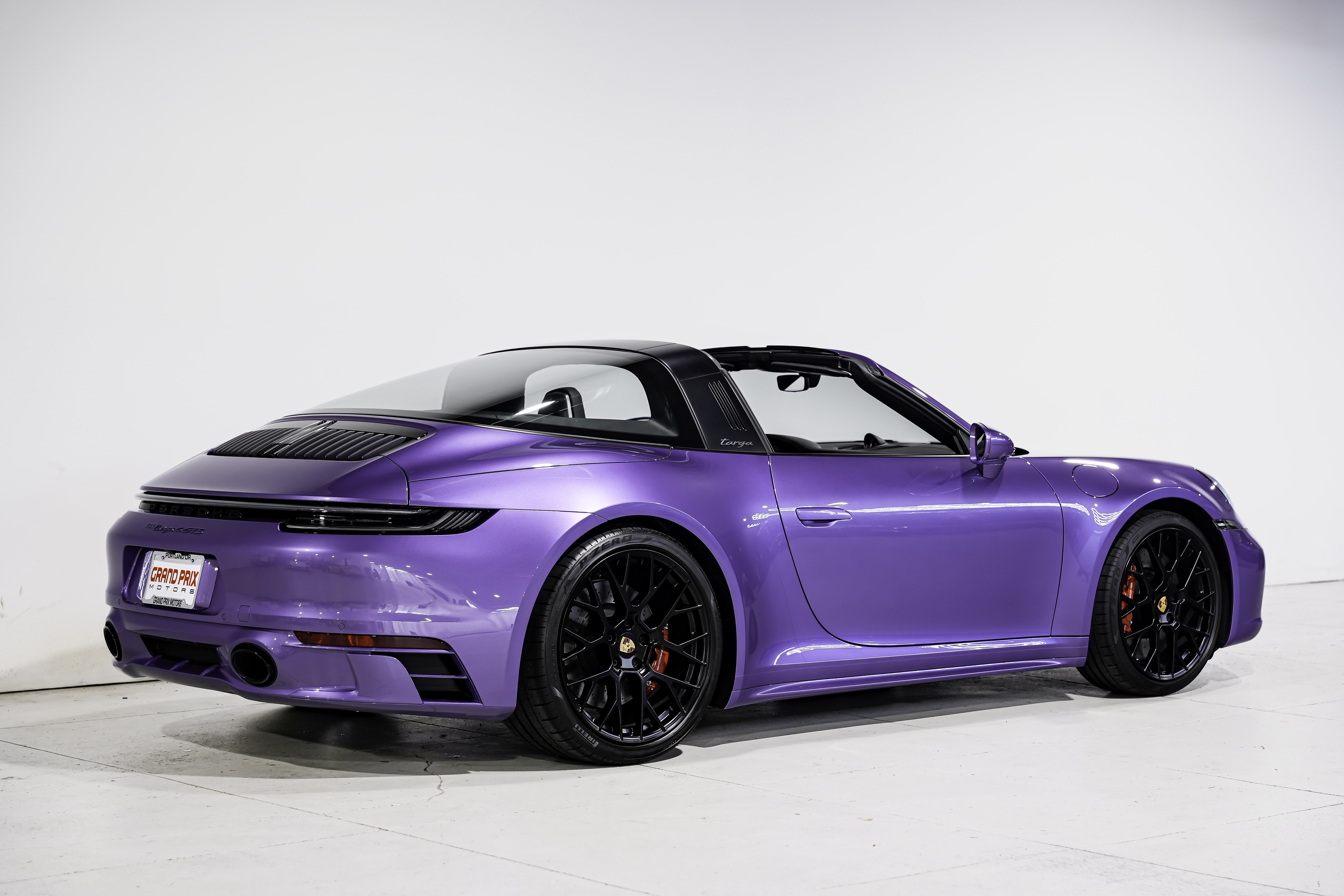 2024 Porsche 911 Targa 4 GTS — photo 2