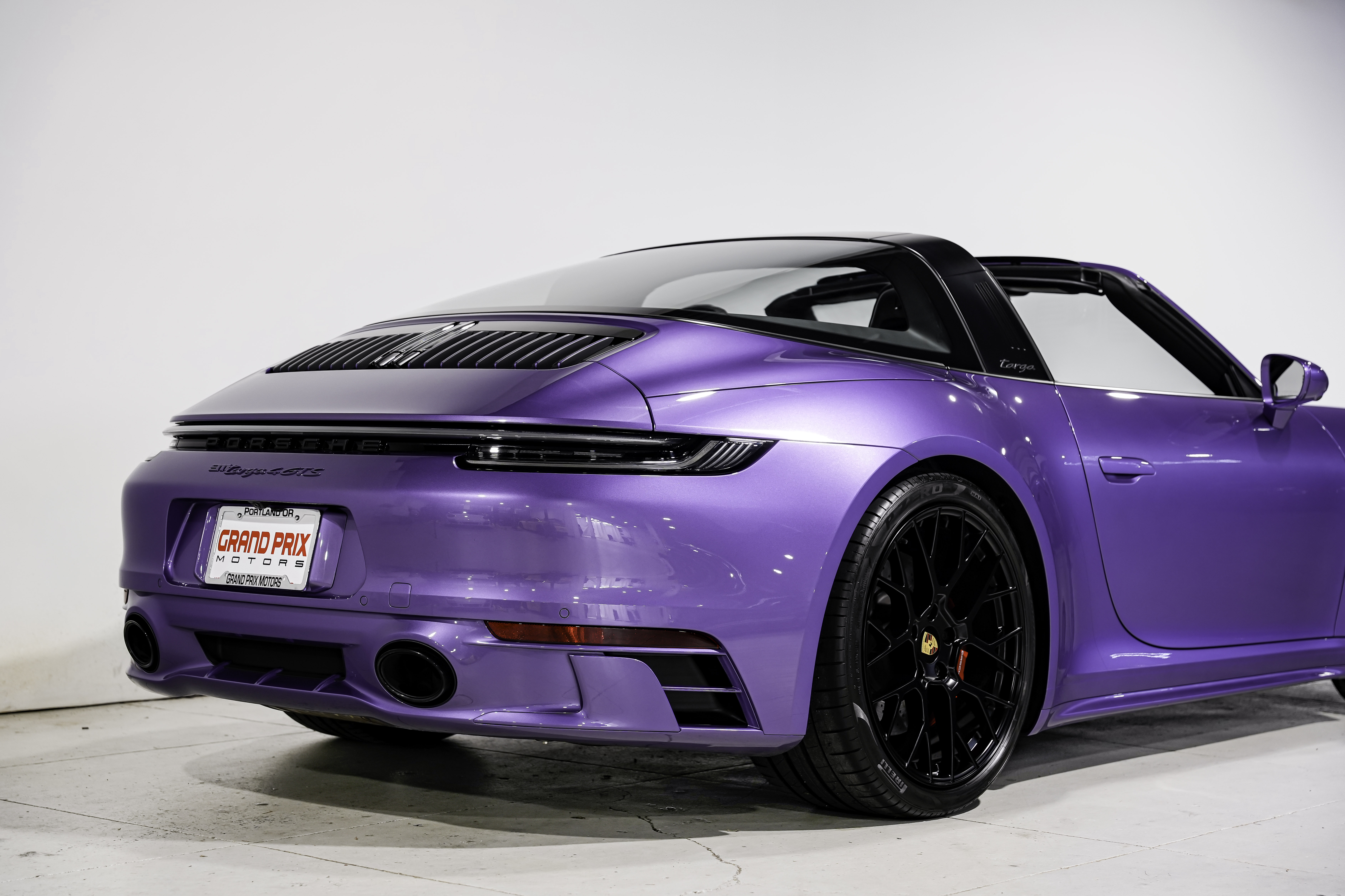 2024 Porsche 911 Targa 4 GTS — photo 4