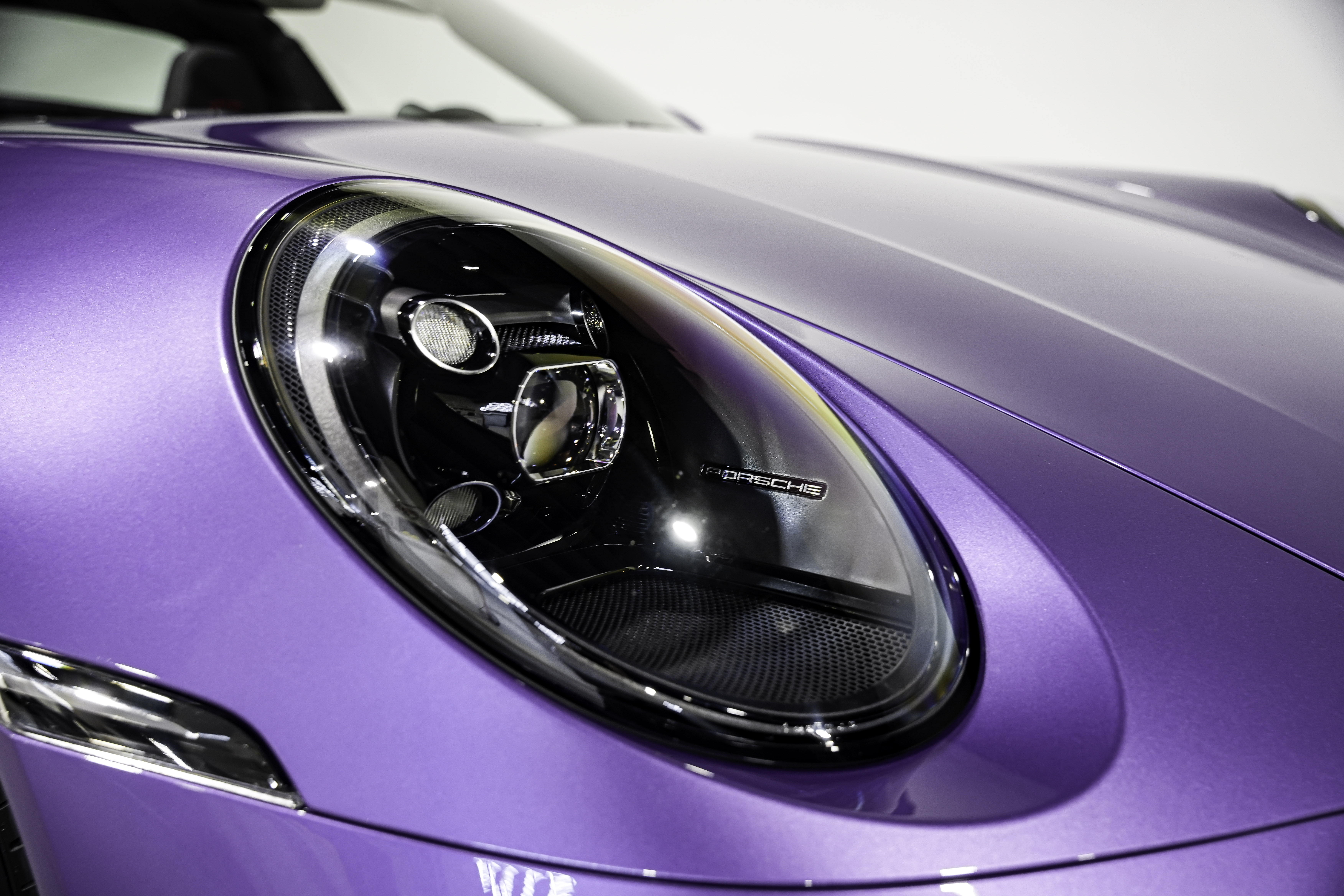 2024 Porsche 911 Targa 4 GTS — photo 10