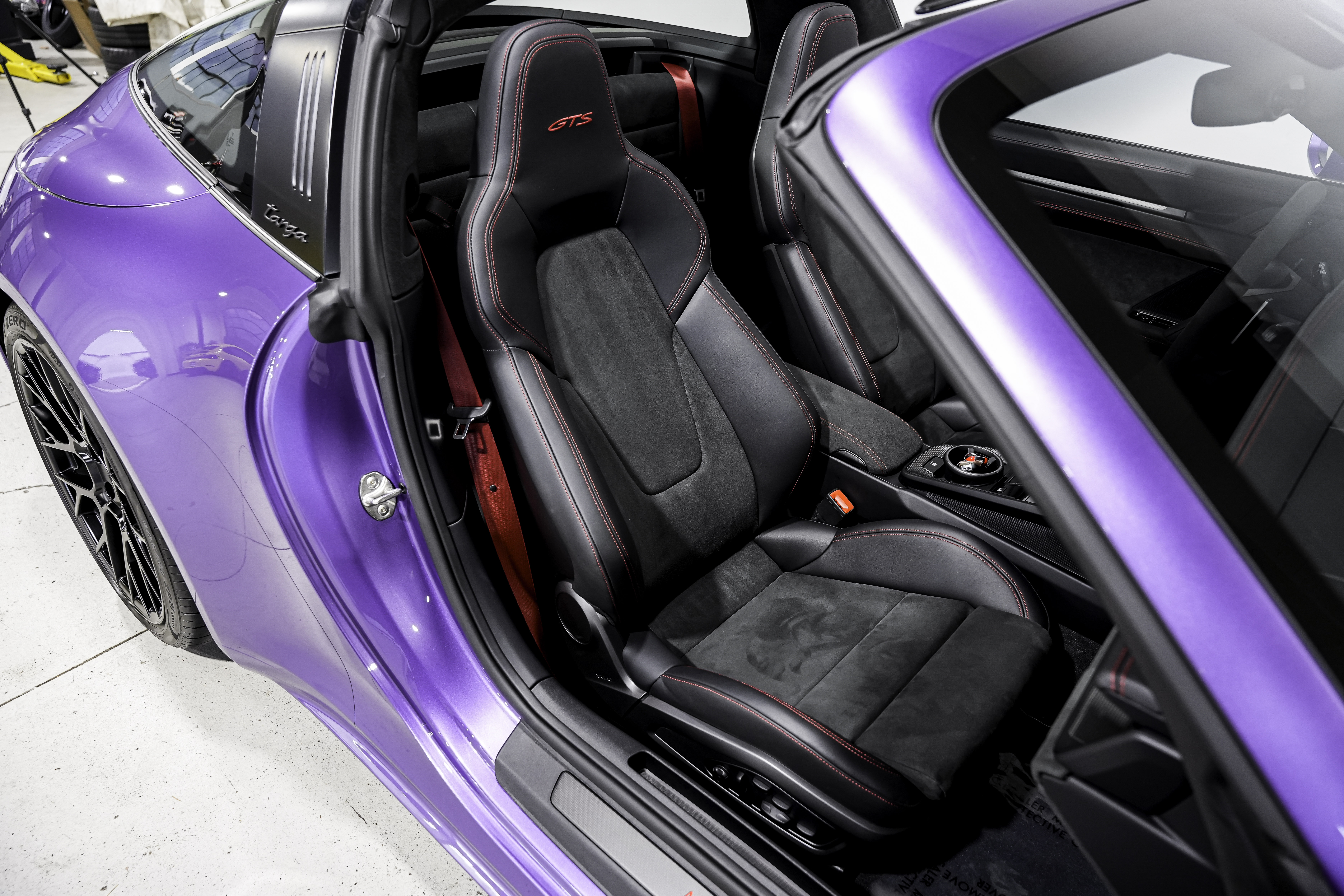 2024 Porsche 911 Targa 4 GTS — photo 15