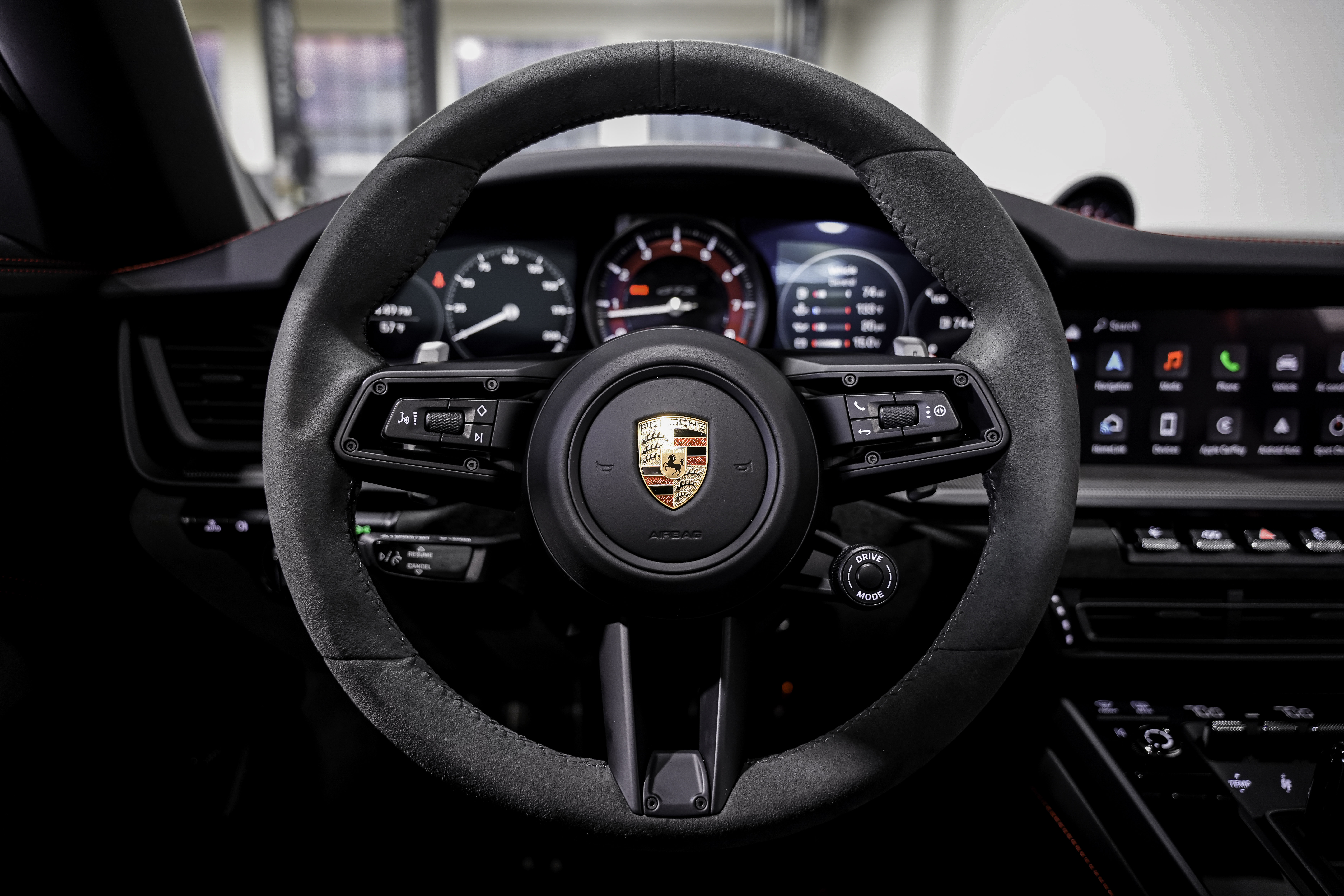 2024 Porsche 911 Targa 4 GTS — photo 28
