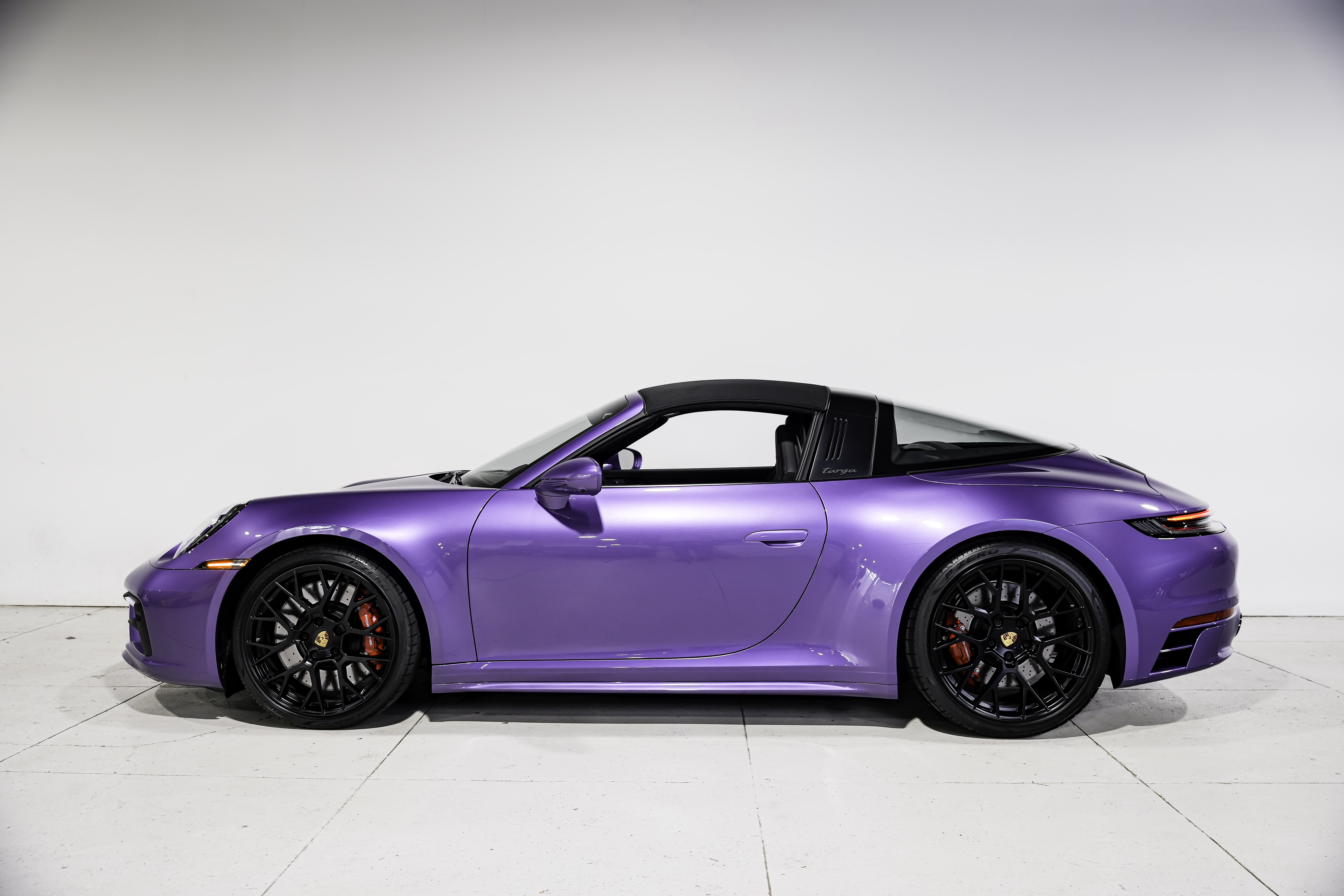 2024 Porsche 911 Targa 4 GTS — photo 40