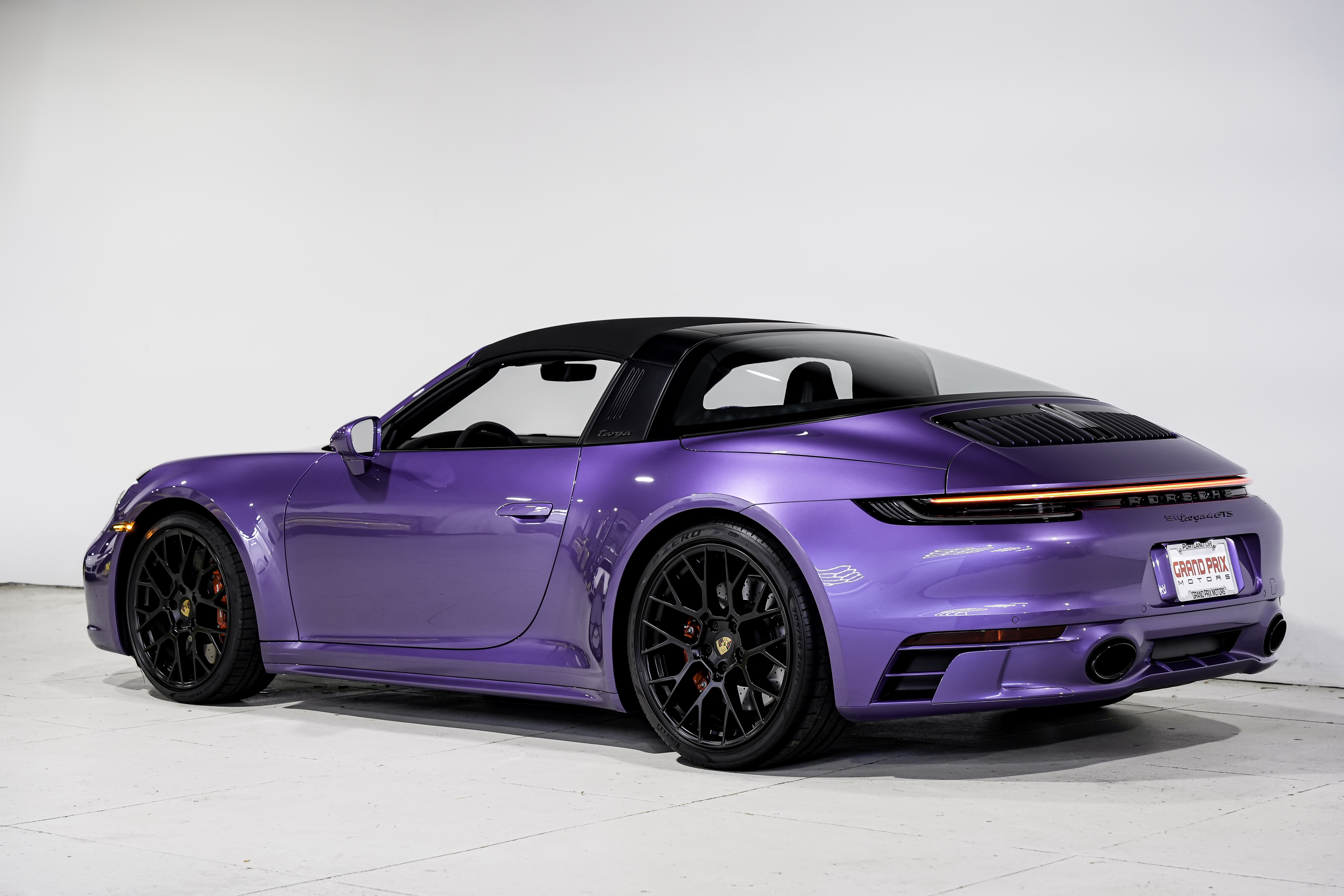 2024 Porsche 911 Targa 4 GTS — photo 41
