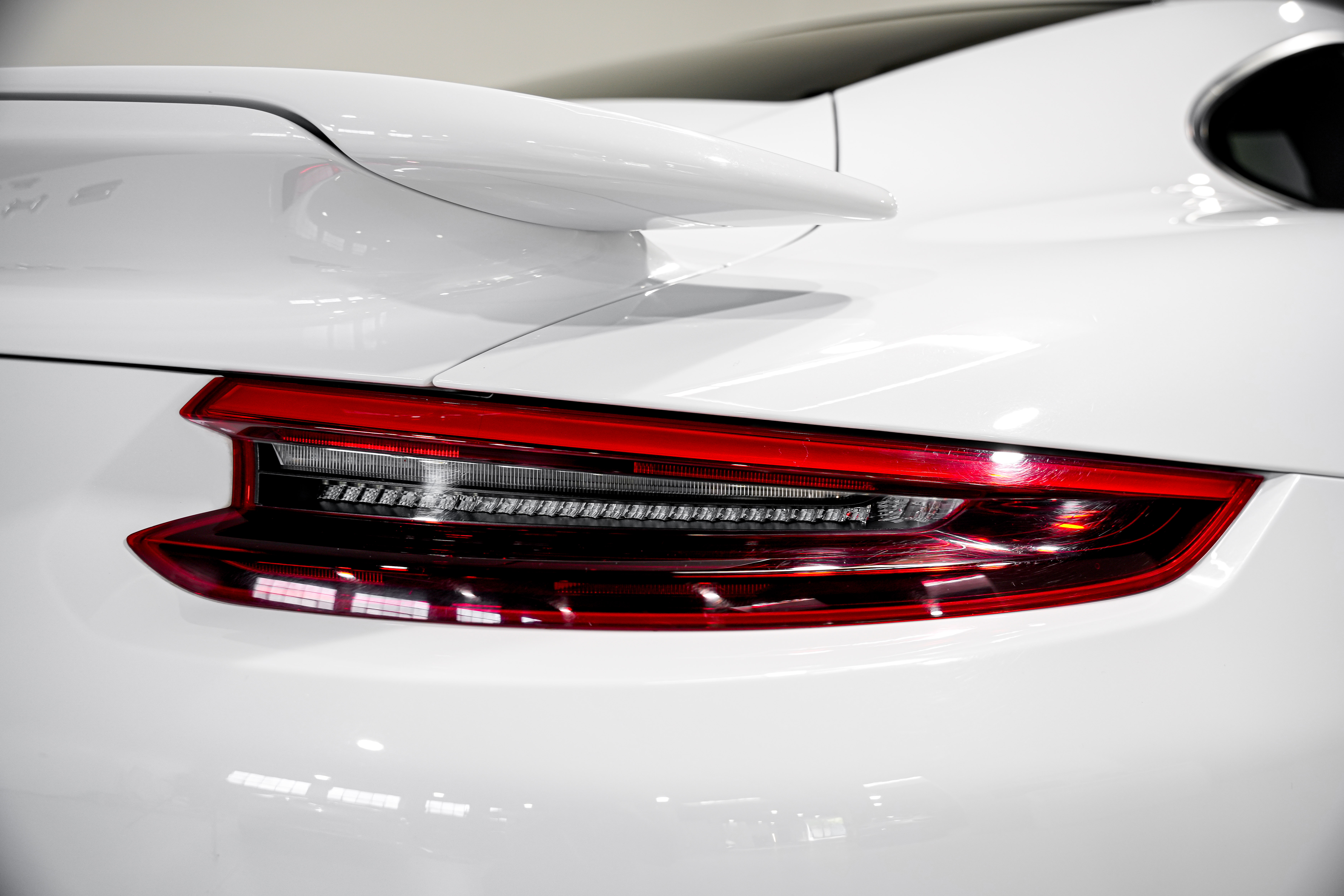 2018 Porsche 911 Turbo S Coupe — photo 4