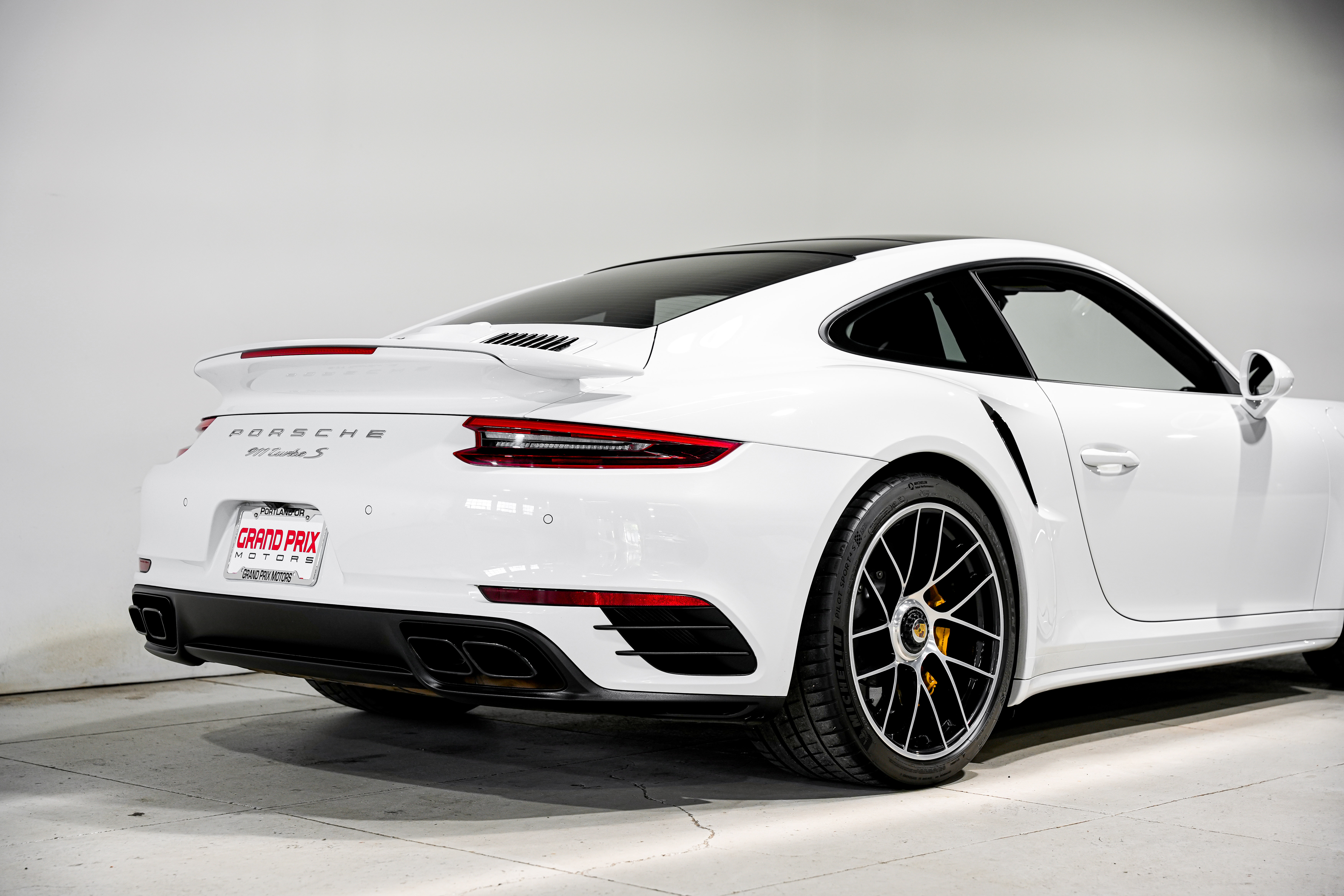2018 Porsche 911 Turbo S Coupe — photo 5
