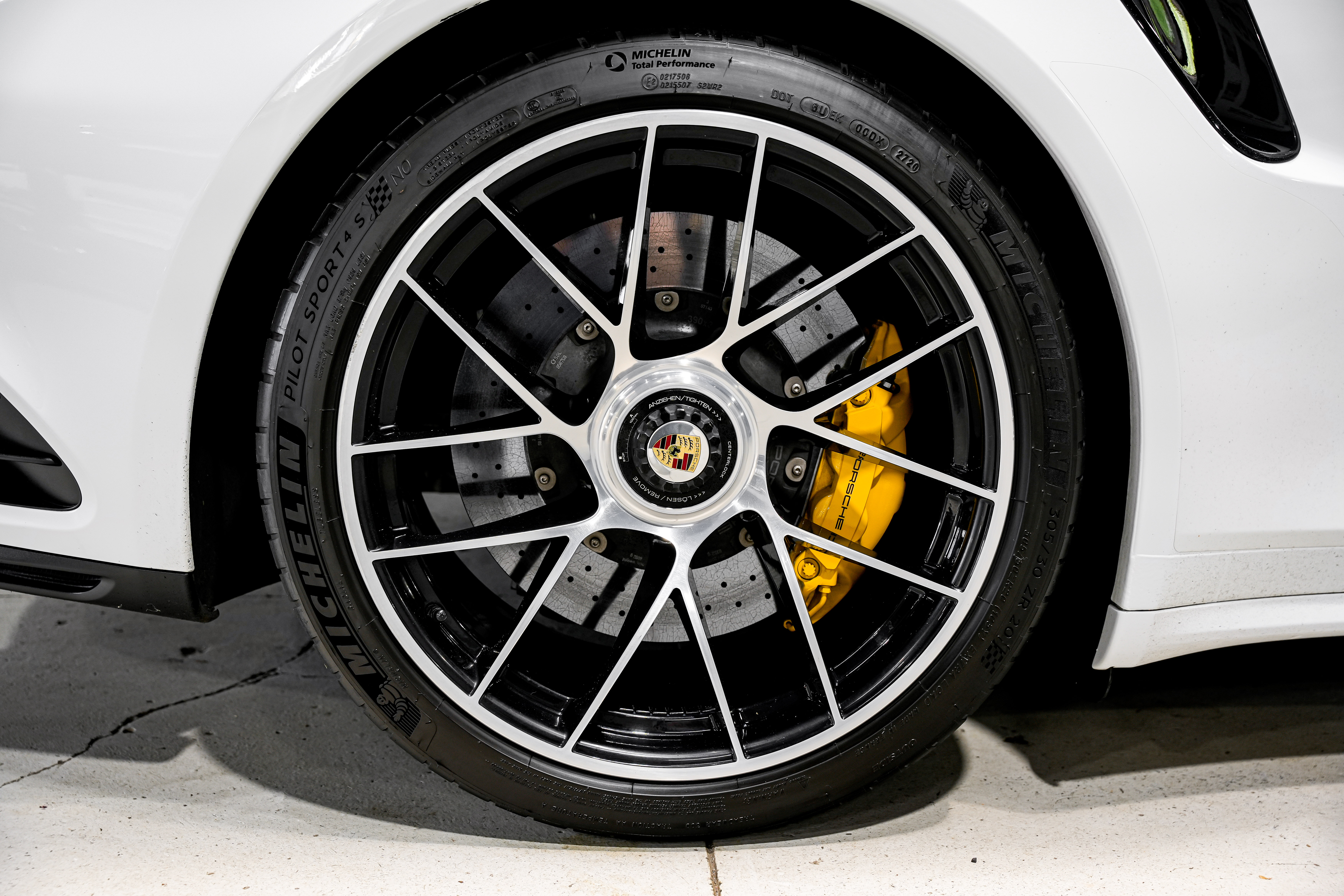 2018 Porsche 911 Turbo S Coupe — photo 6