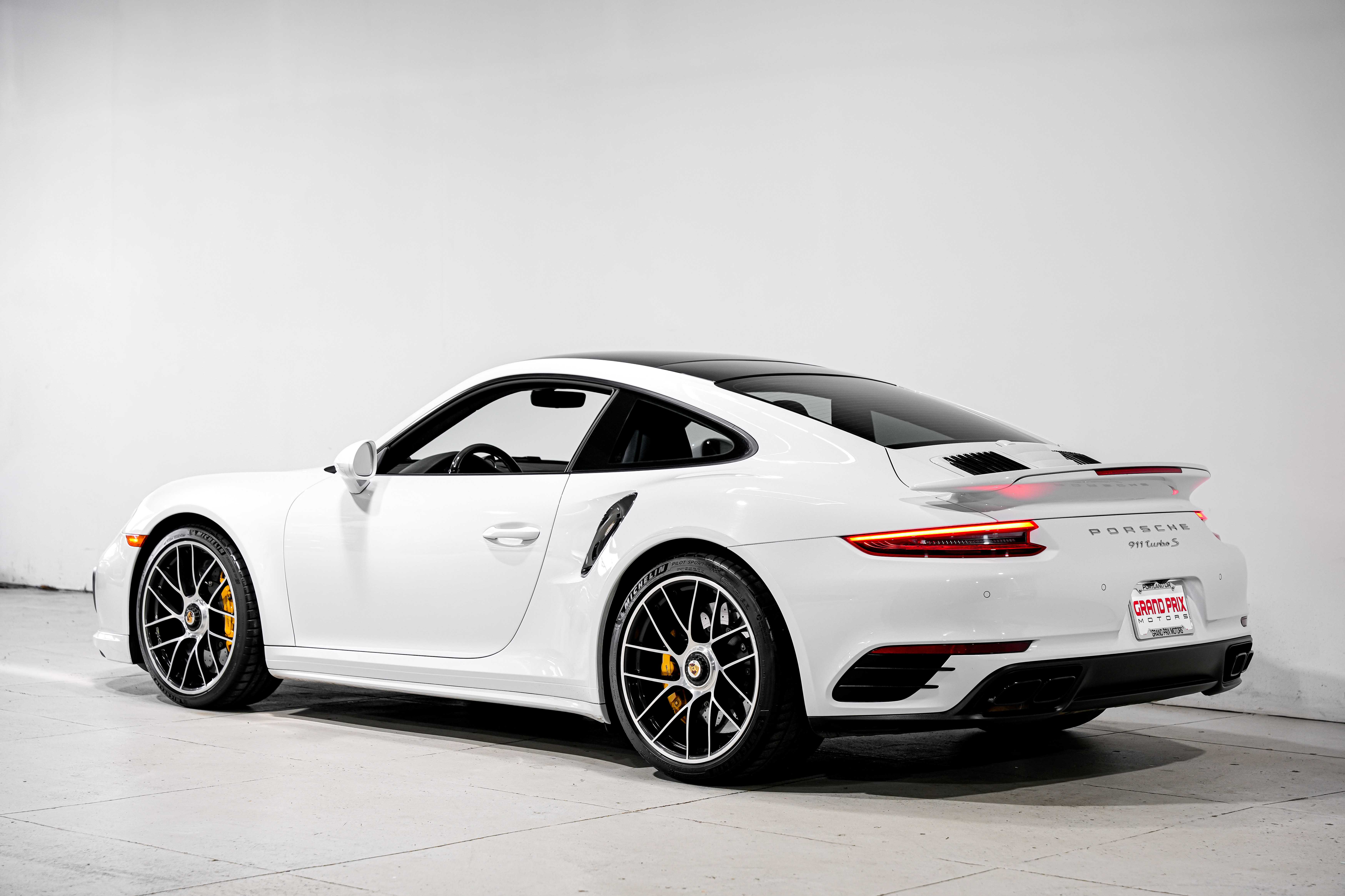2018 Porsche 911 Turbo S Coupe — photo 40