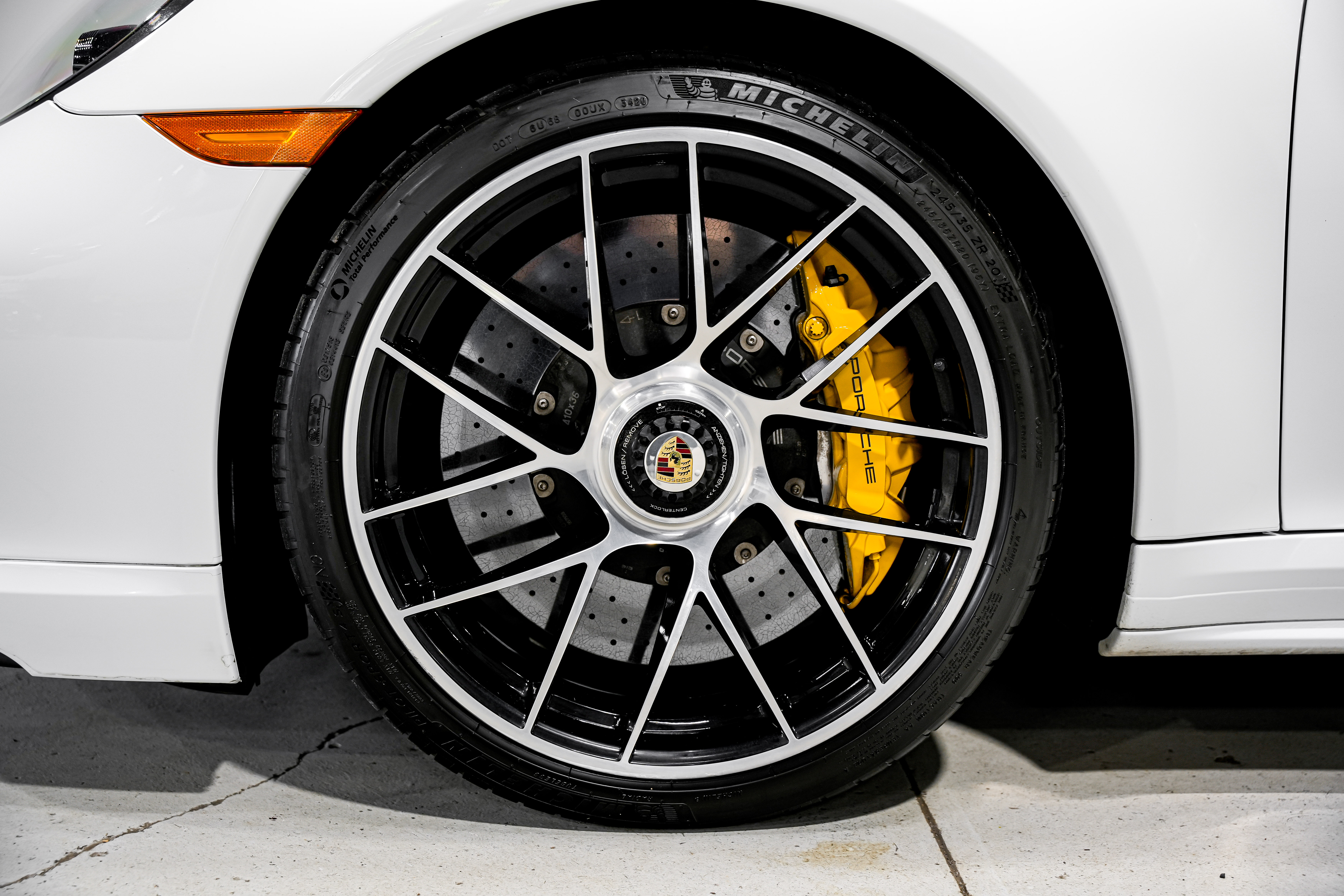 2018 Porsche 911 Turbo S Coupe — photo 44