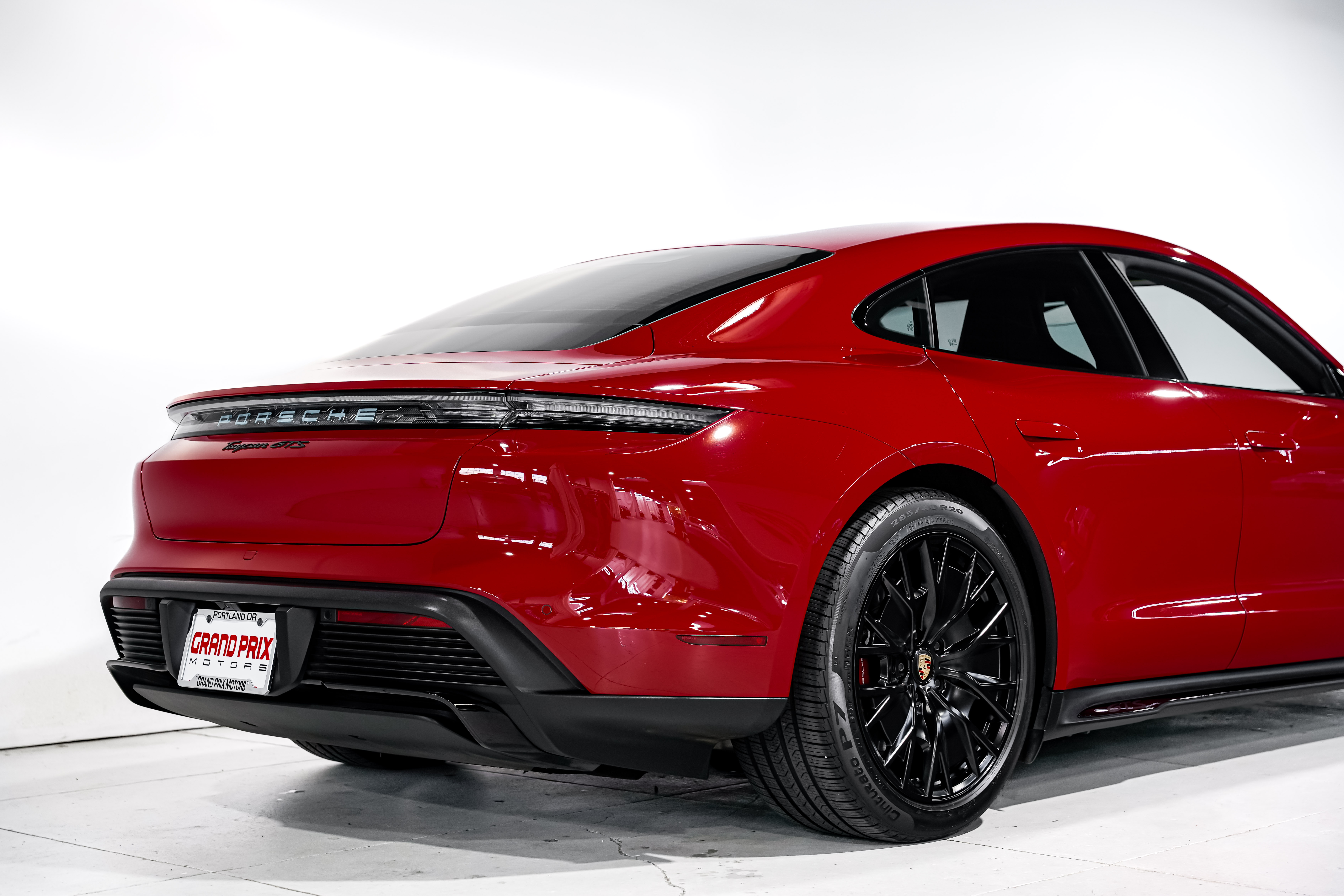 2023 Porsche Taycan GTS Sedan — photo 4