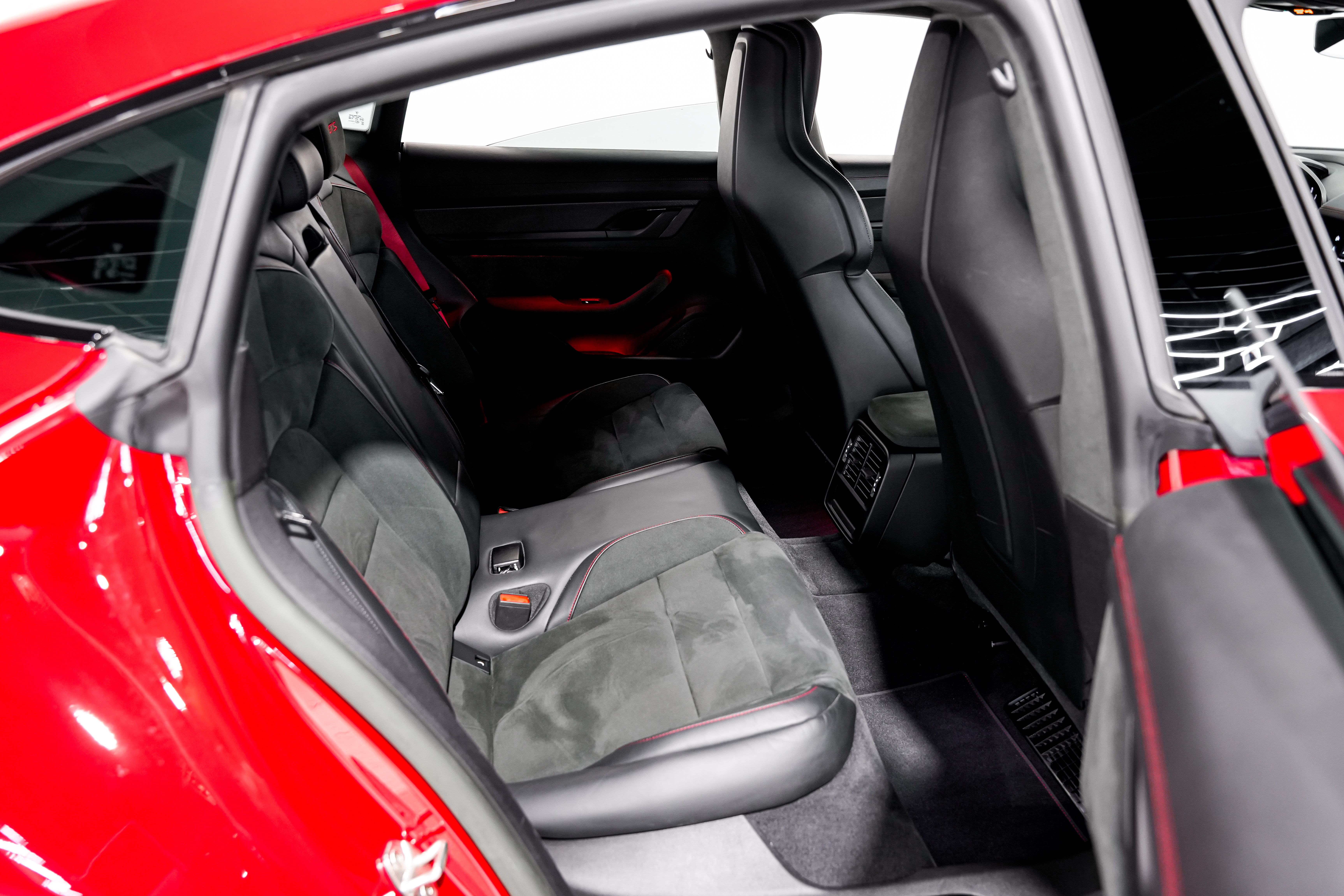 2023 Porsche Taycan GTS Sedan — photo 20