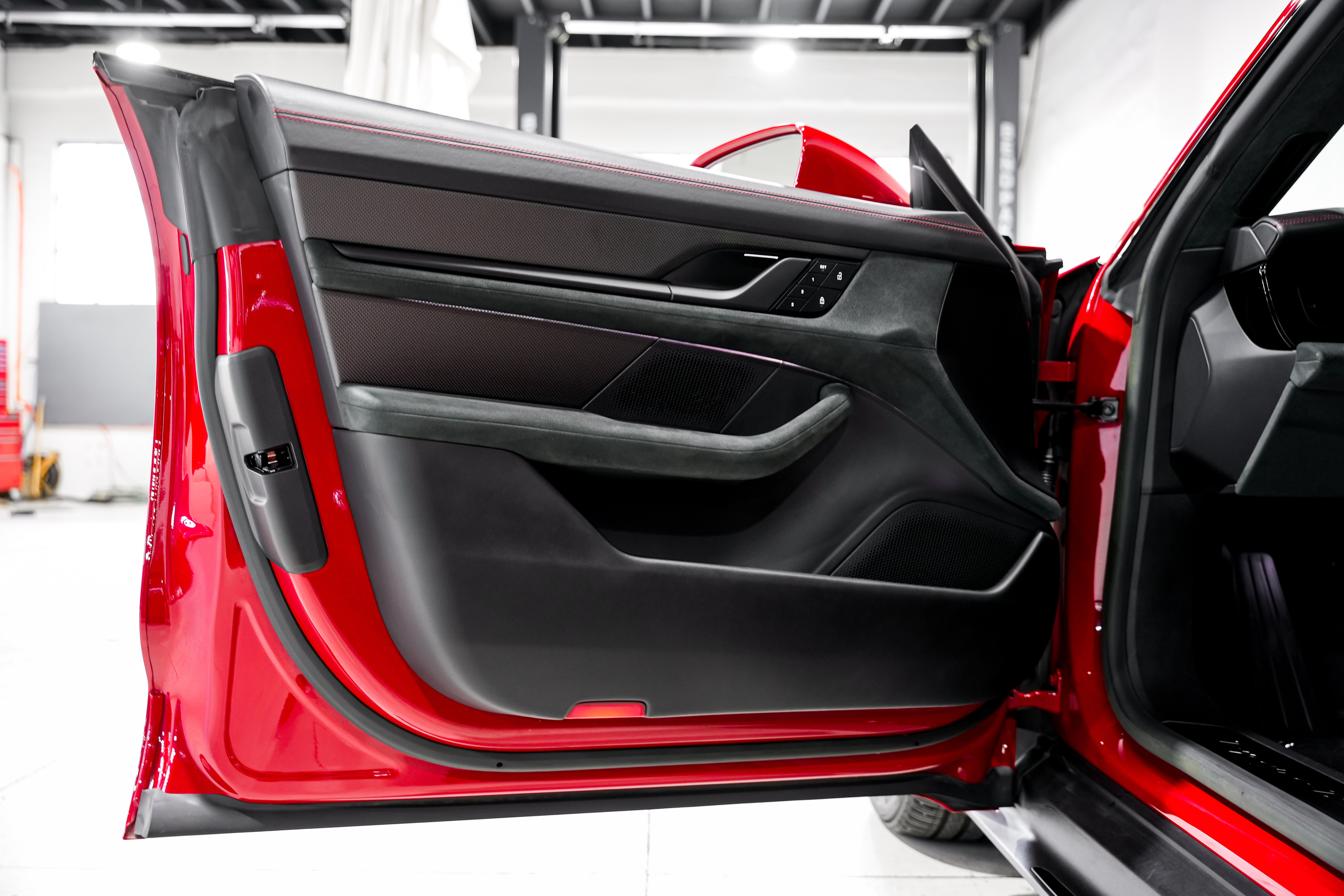 2023 Porsche Taycan GTS Sedan — photo 22