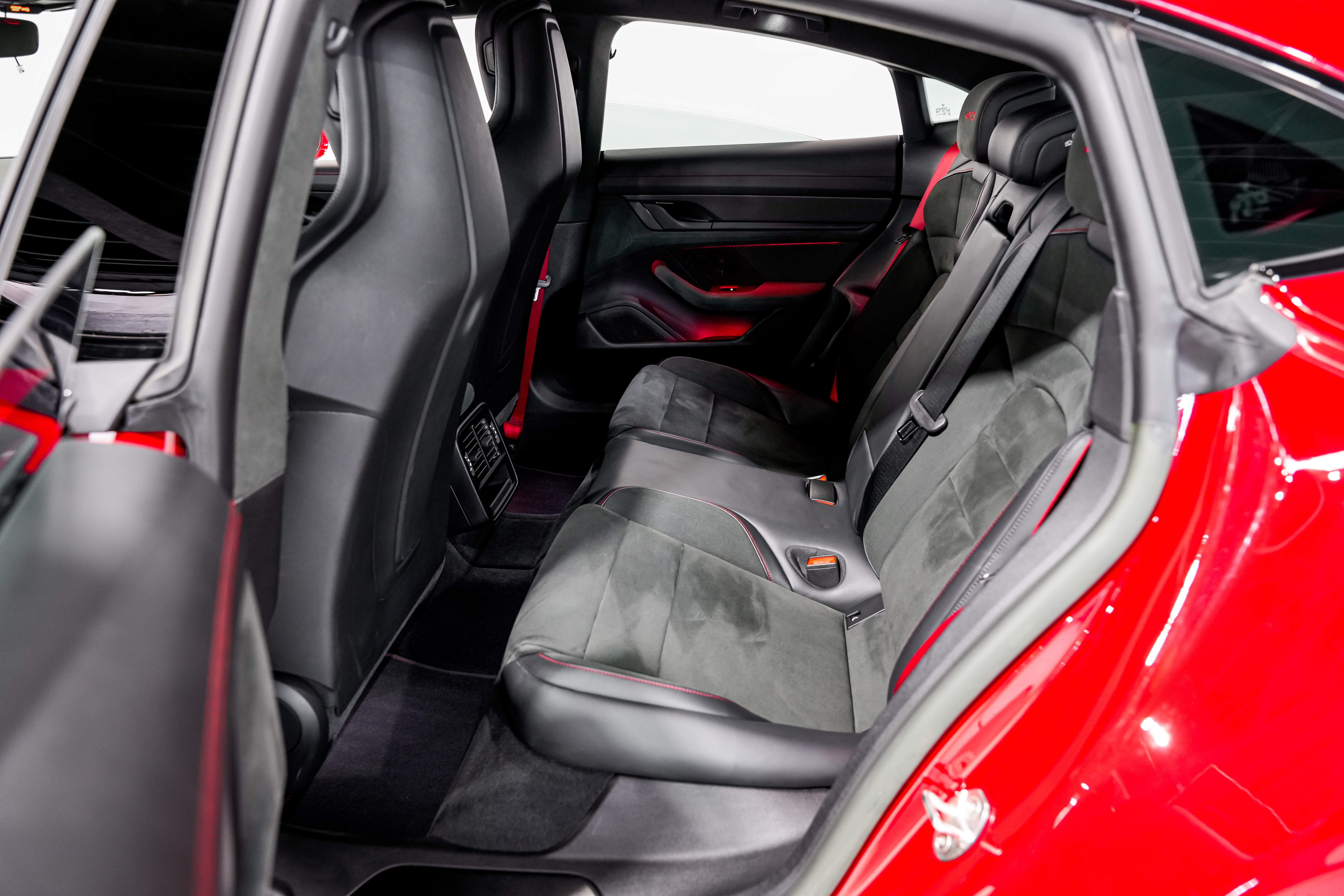 2023 Porsche Taycan GTS Sedan — photo 36